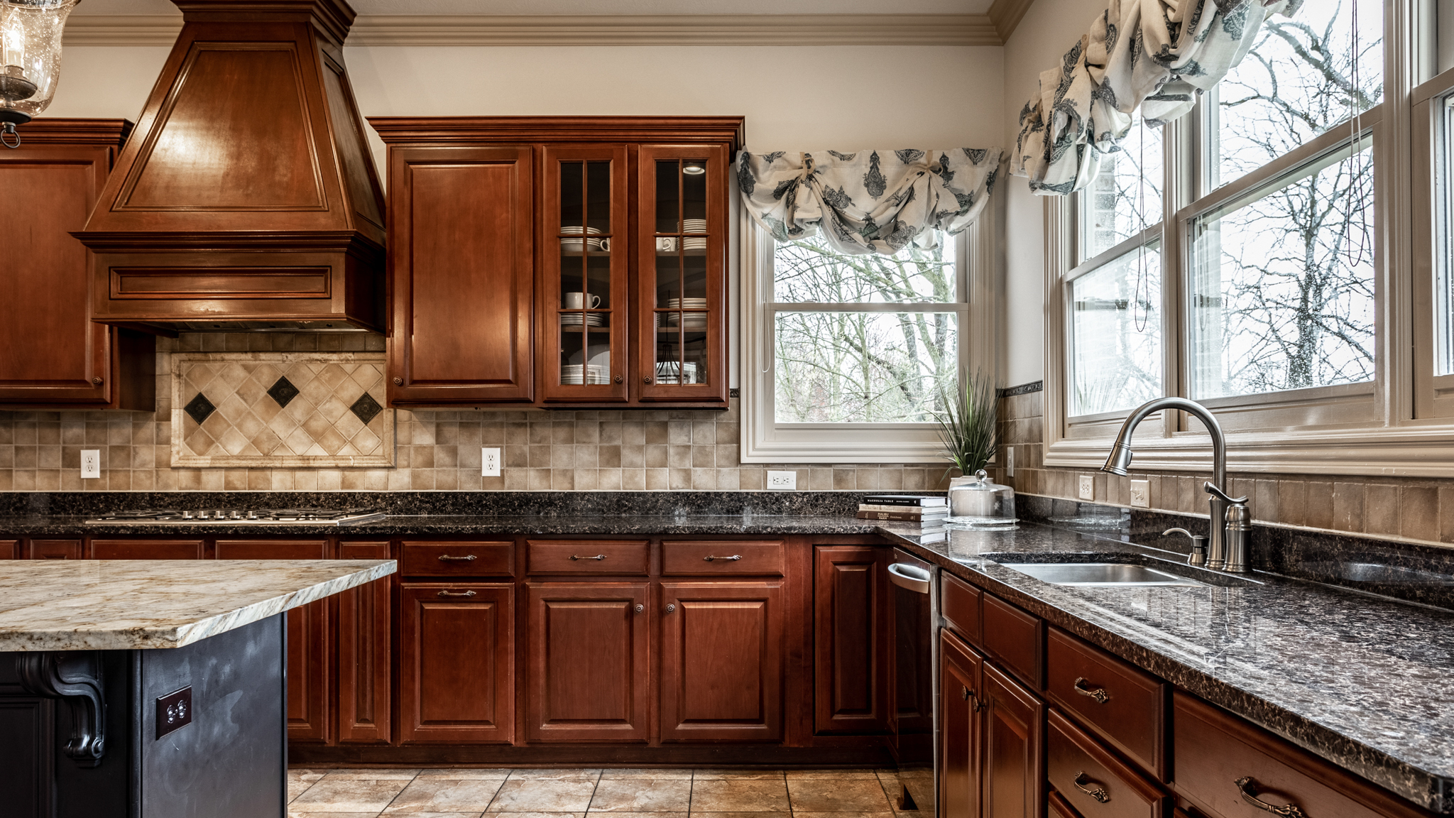 10469 Roxley Bend