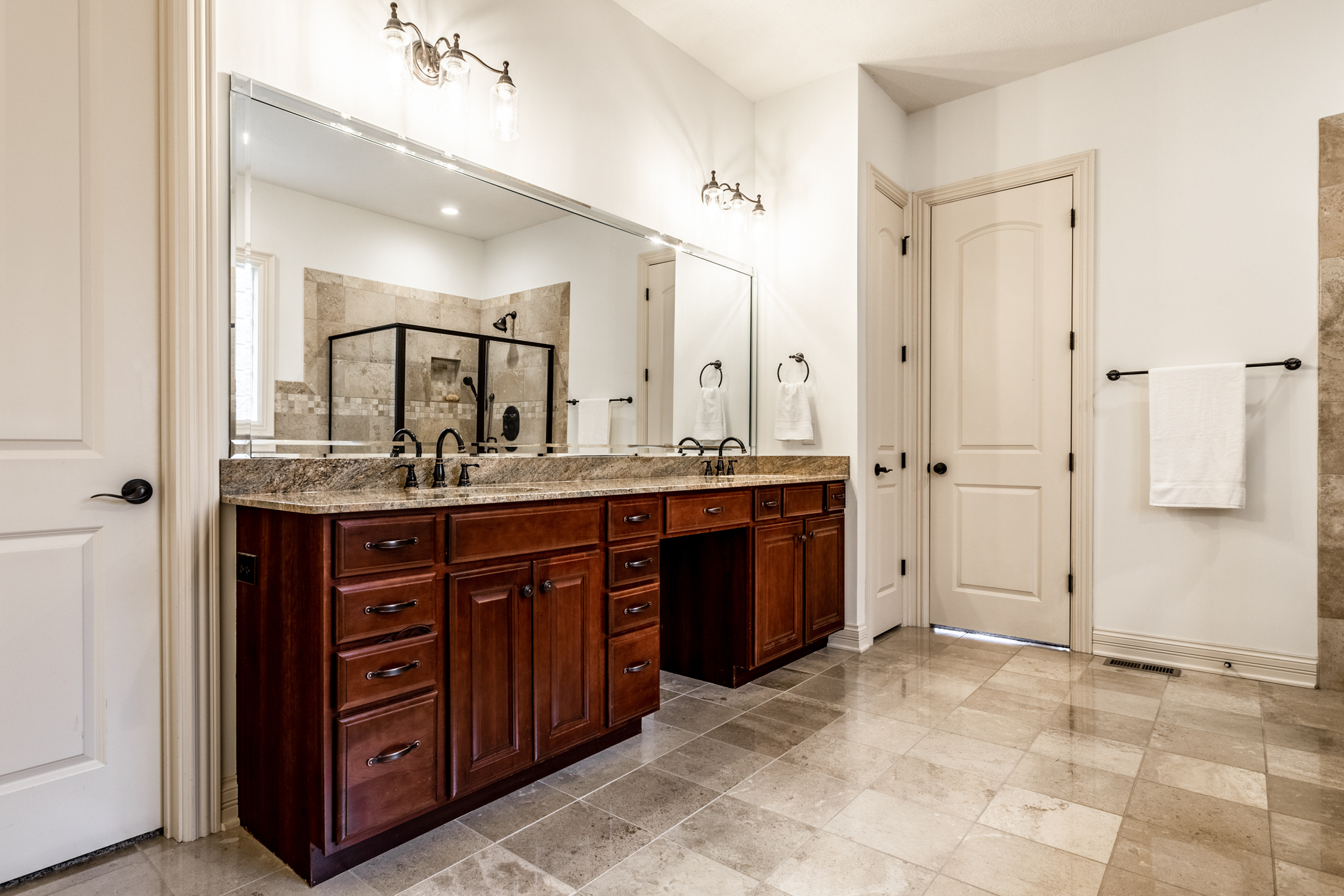 10469 Roxley Bend