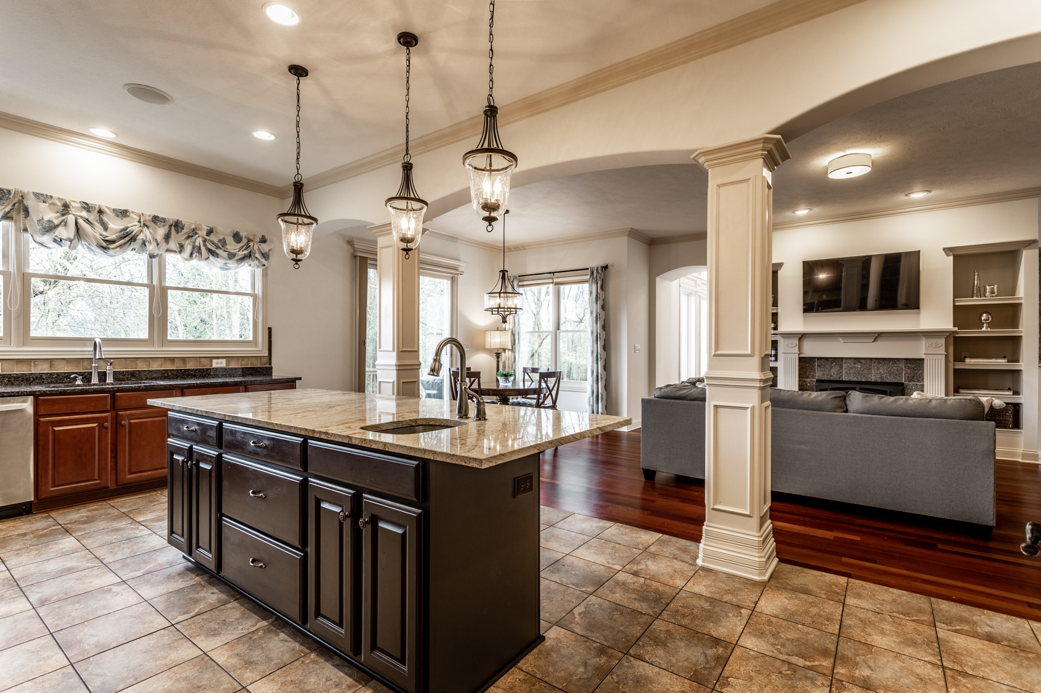 10469 Roxley Bend