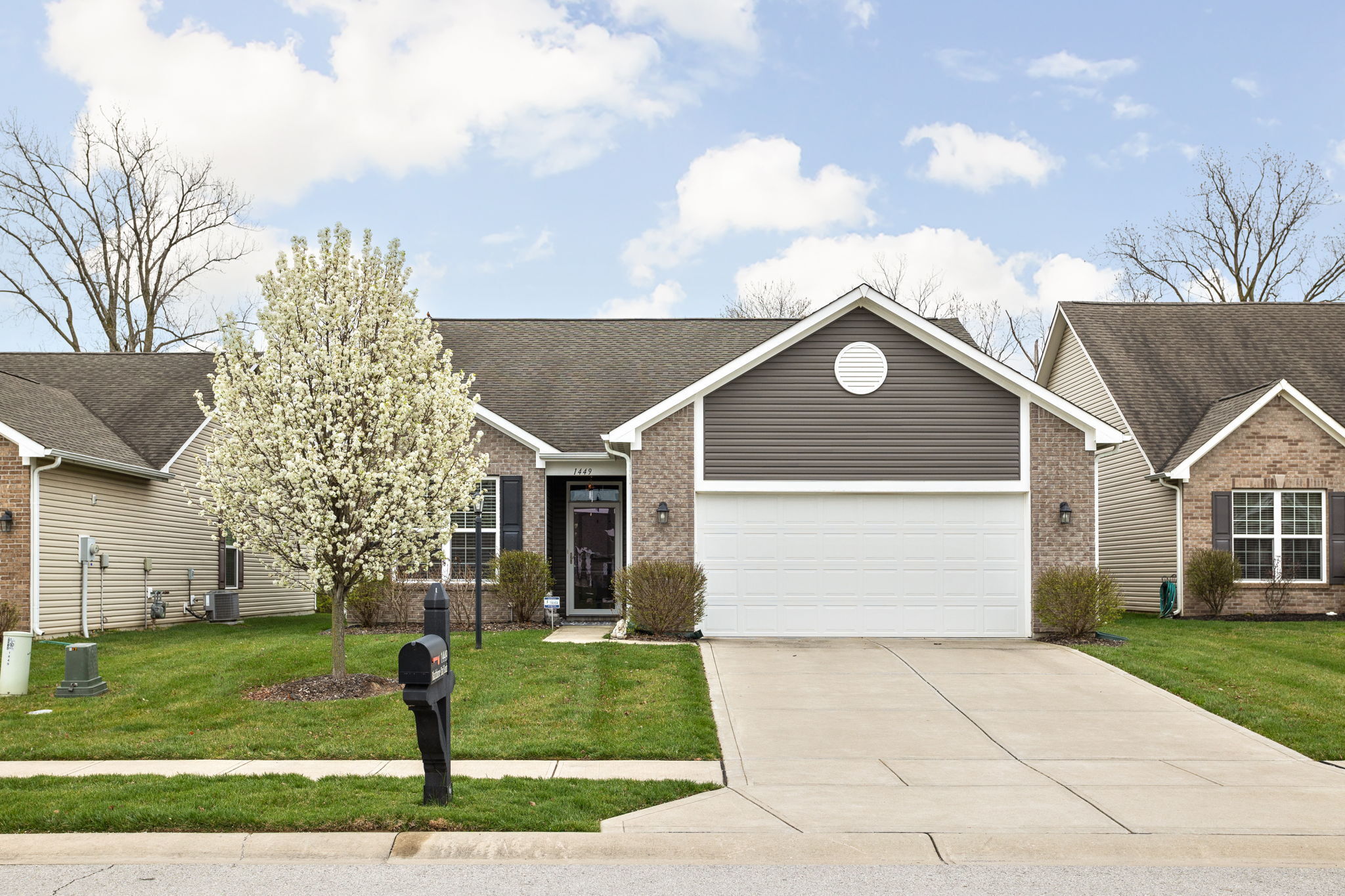 1449 Blackthorne Trail S