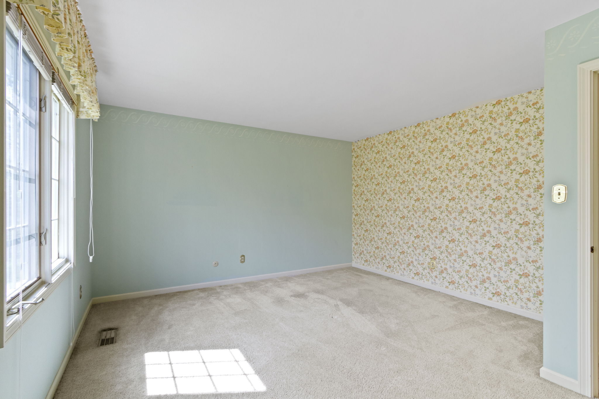 885 Sugarbush Ridge