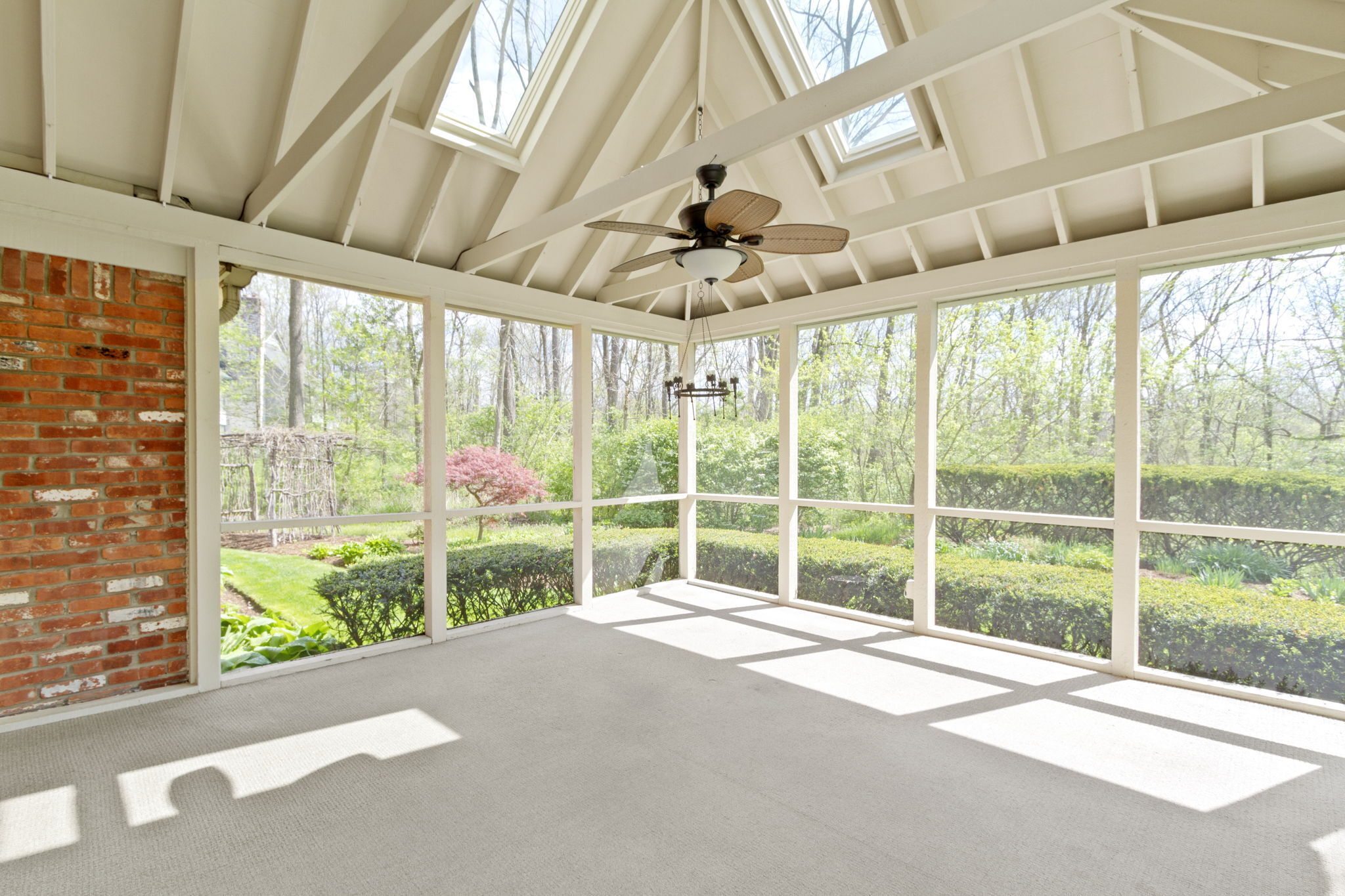 885 Sugarbush Ridge
