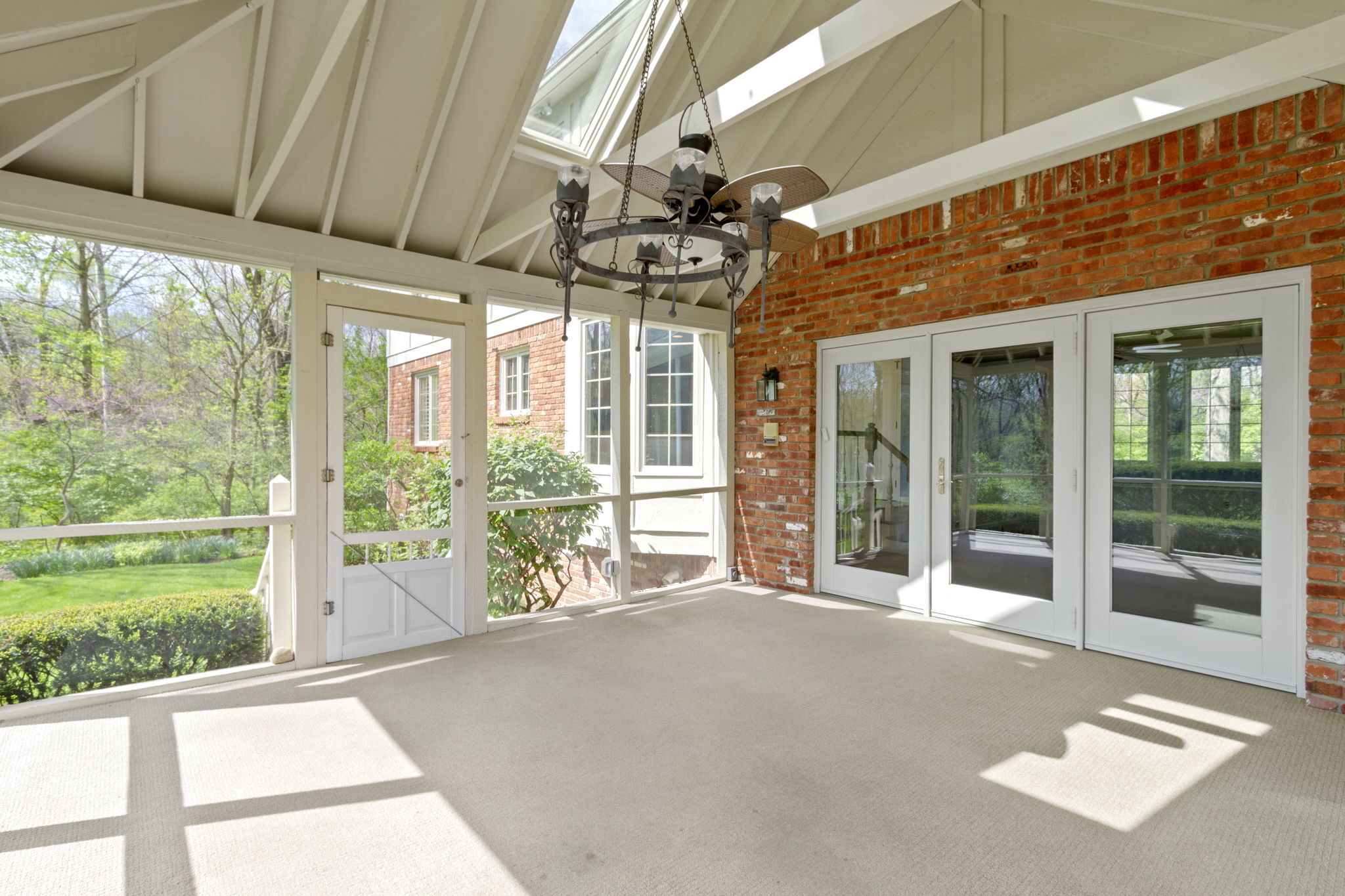 885 Sugarbush Ridge