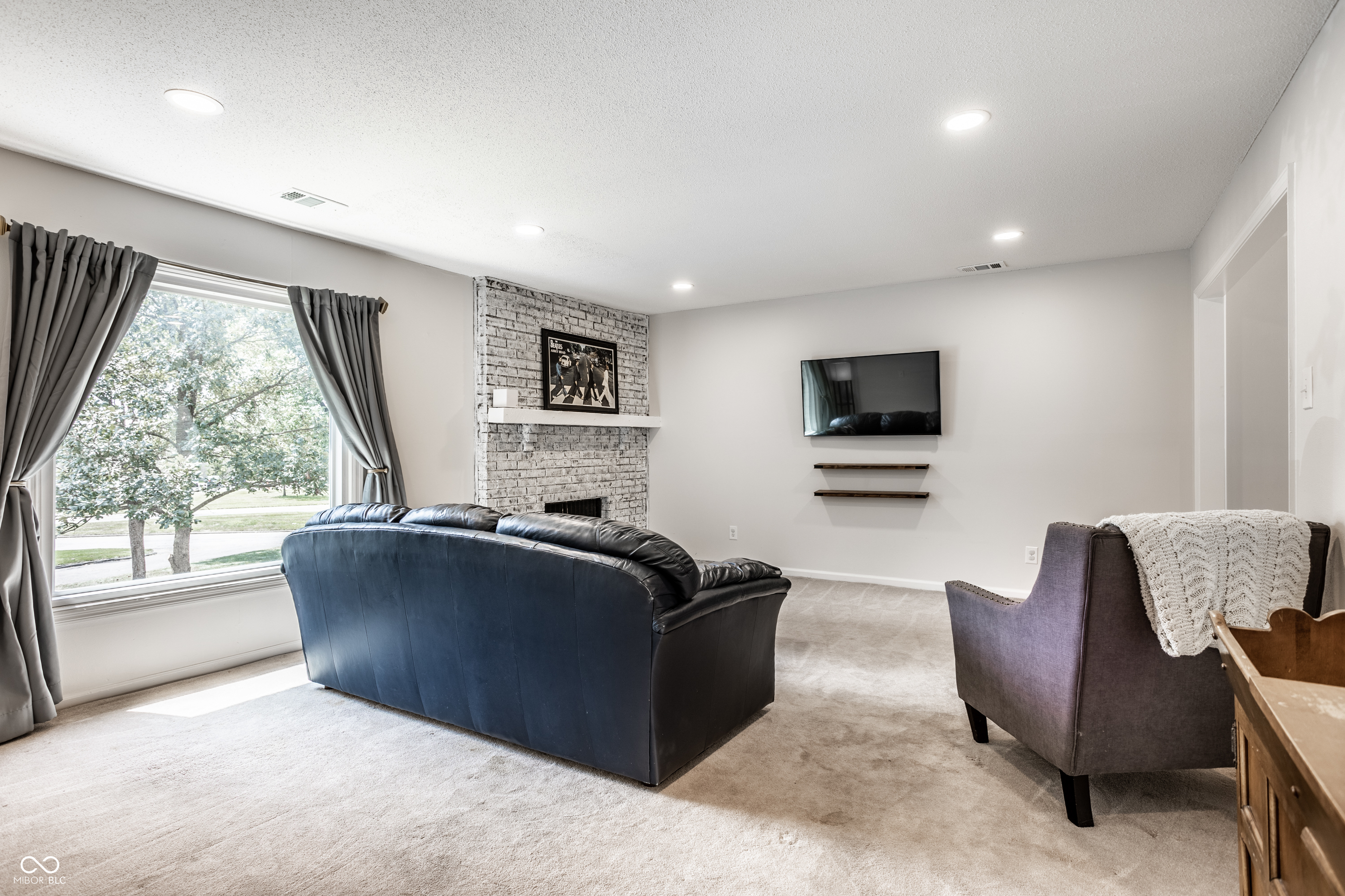 2826 Lake Forest Drive