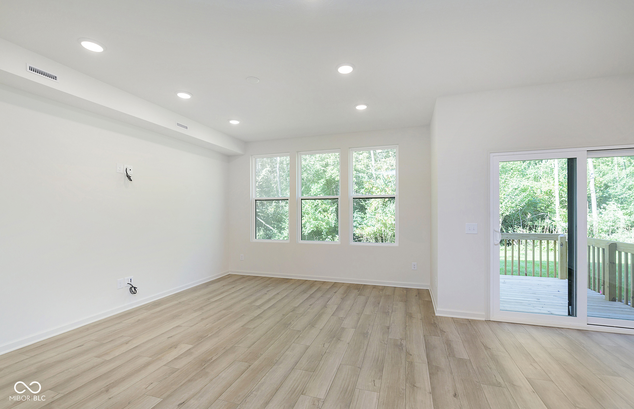 9672 Oleander Drive