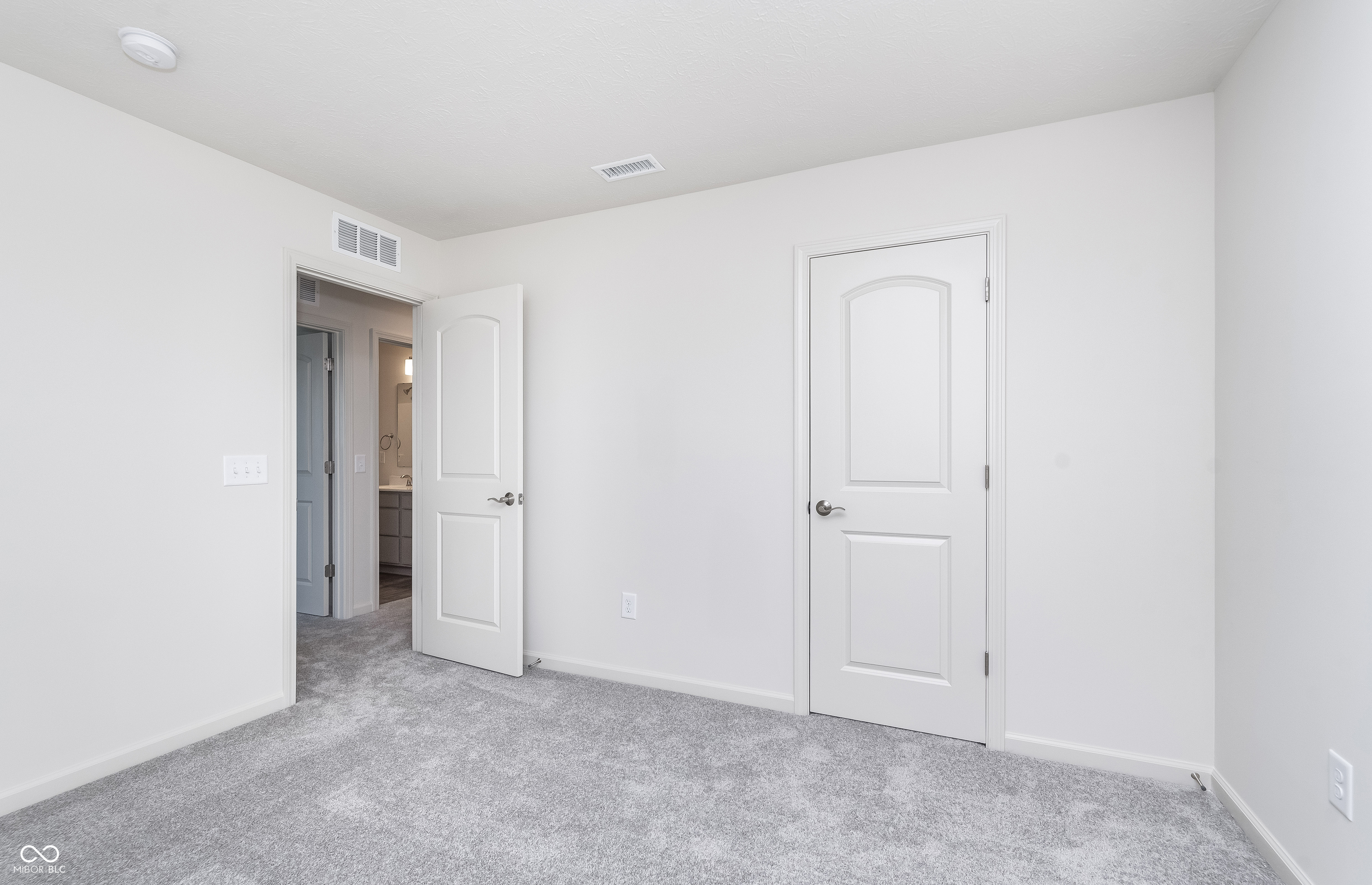 6886 Jacone Drive