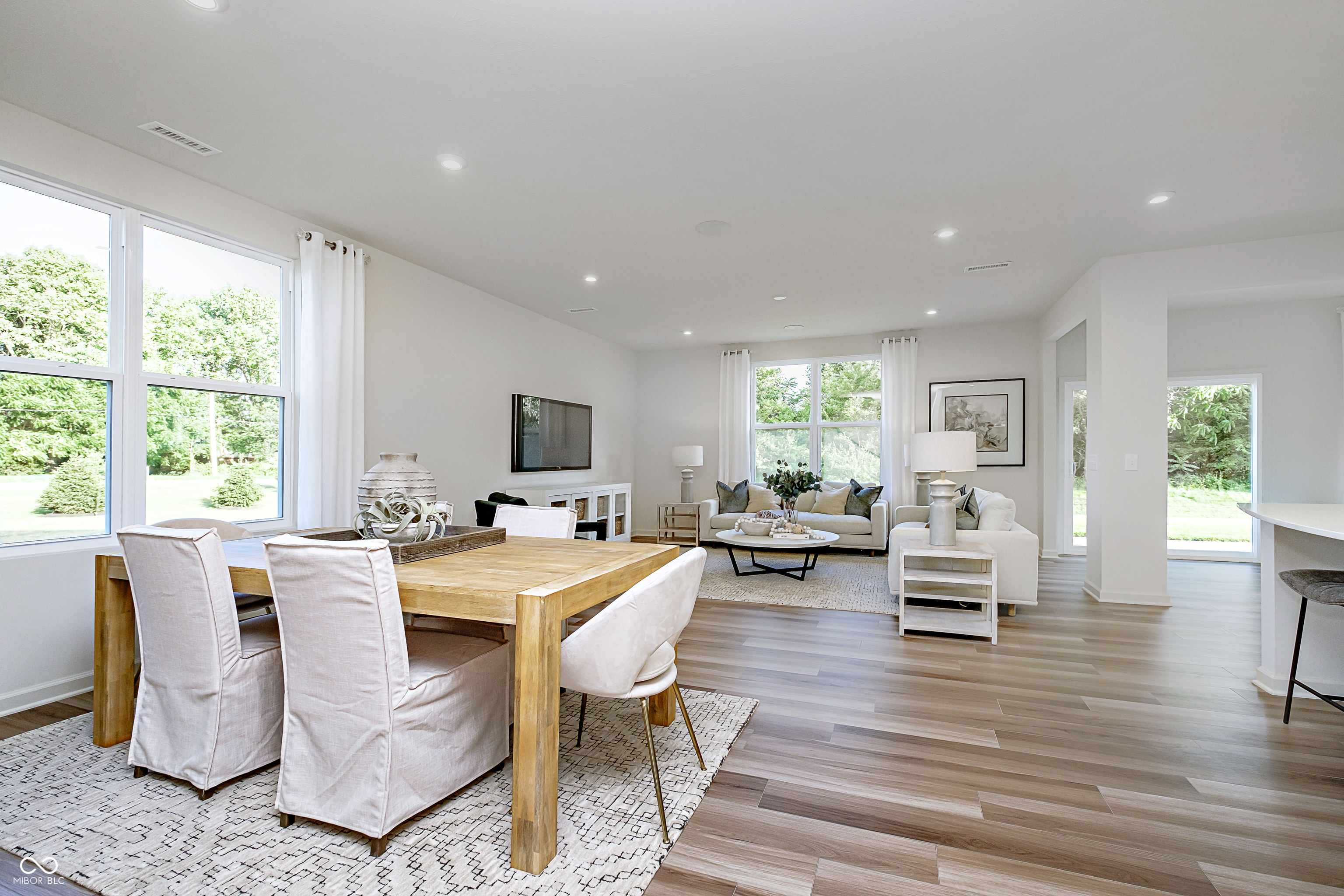 6862 Bridle Oaks Court