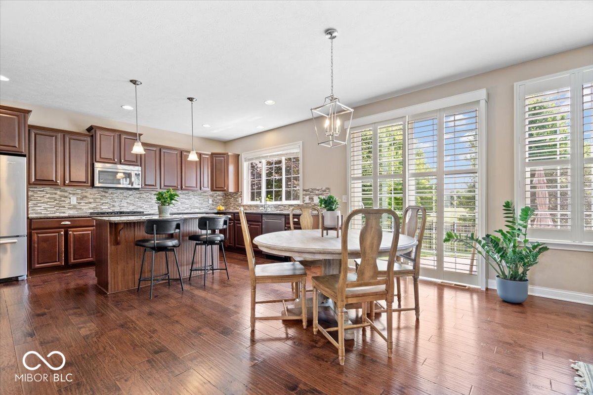 2705 April Springs View