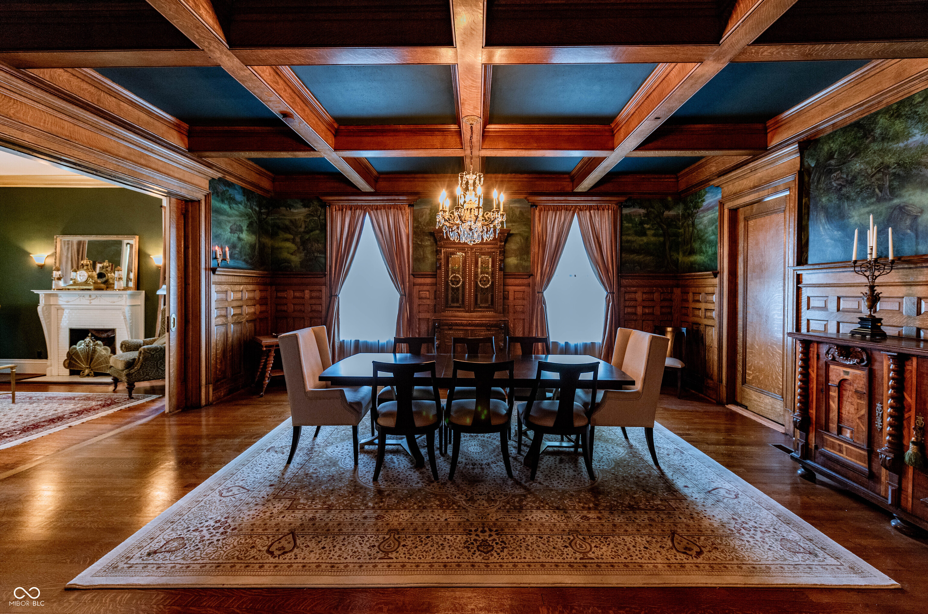 825 E Washington Street