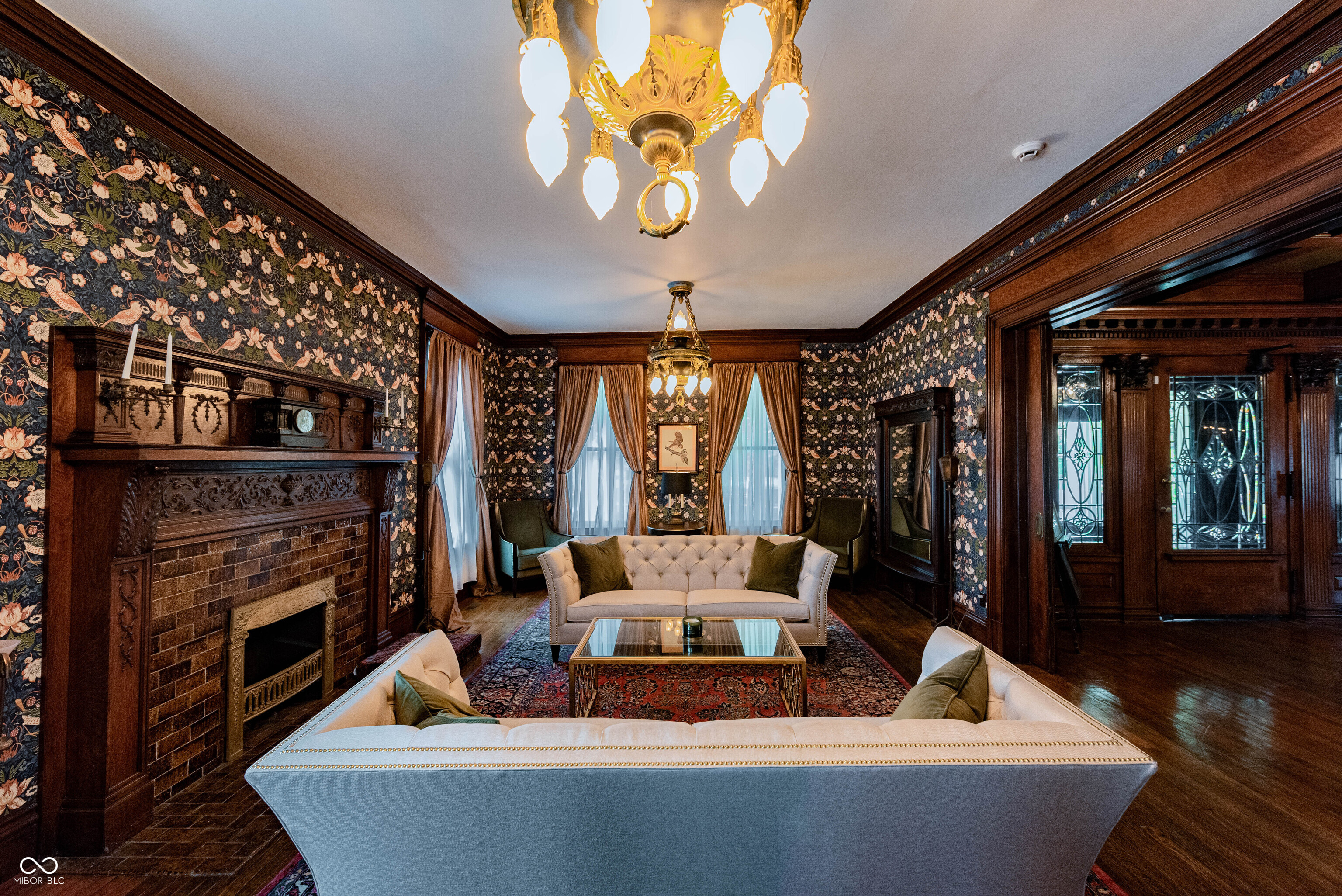 825 E Washington Street