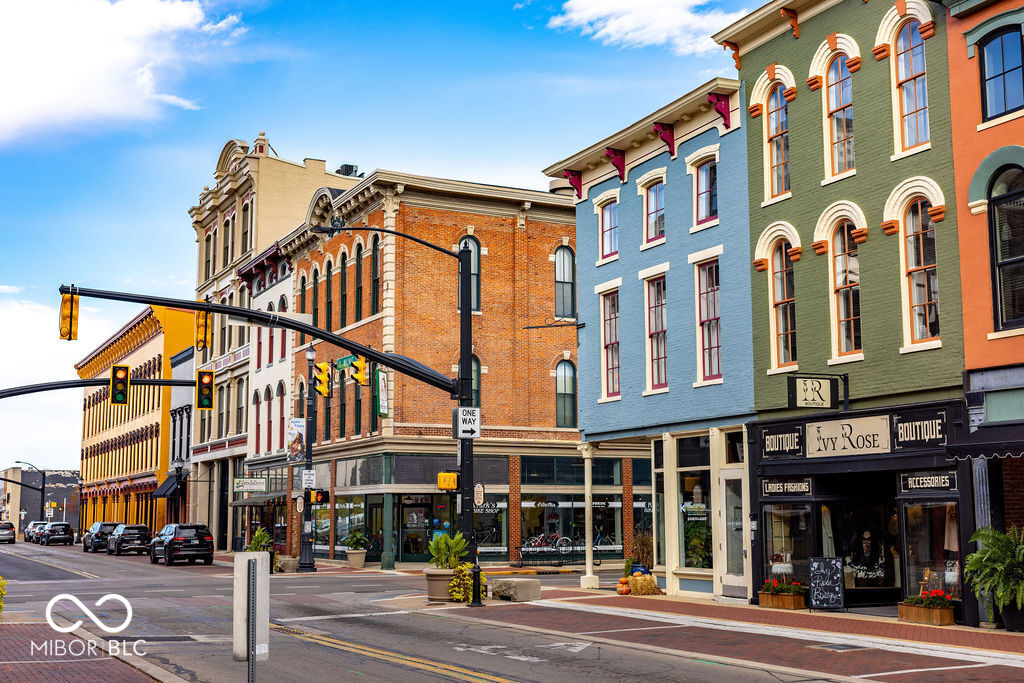 825 E Washington Street