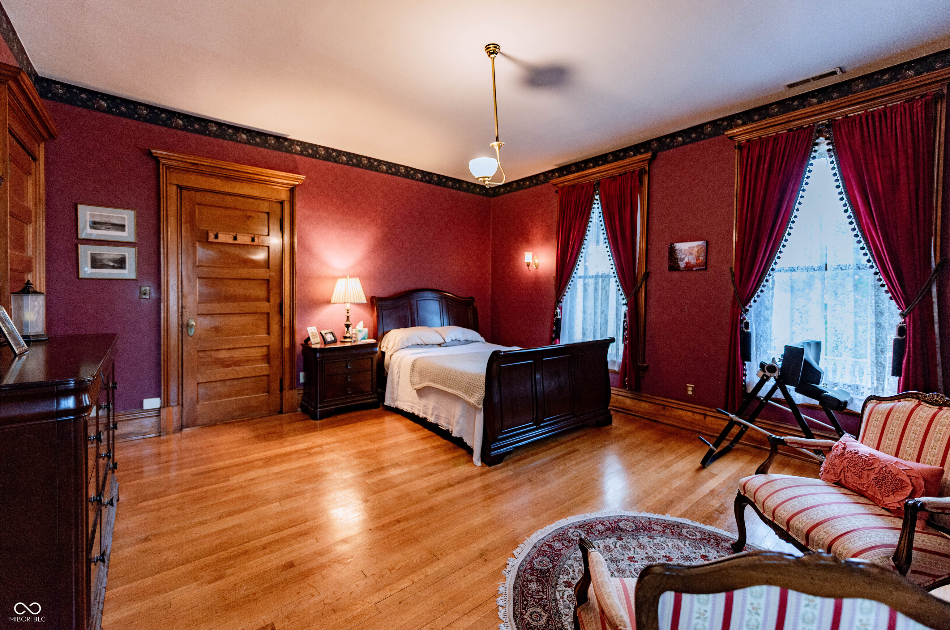 825 E Washington Street