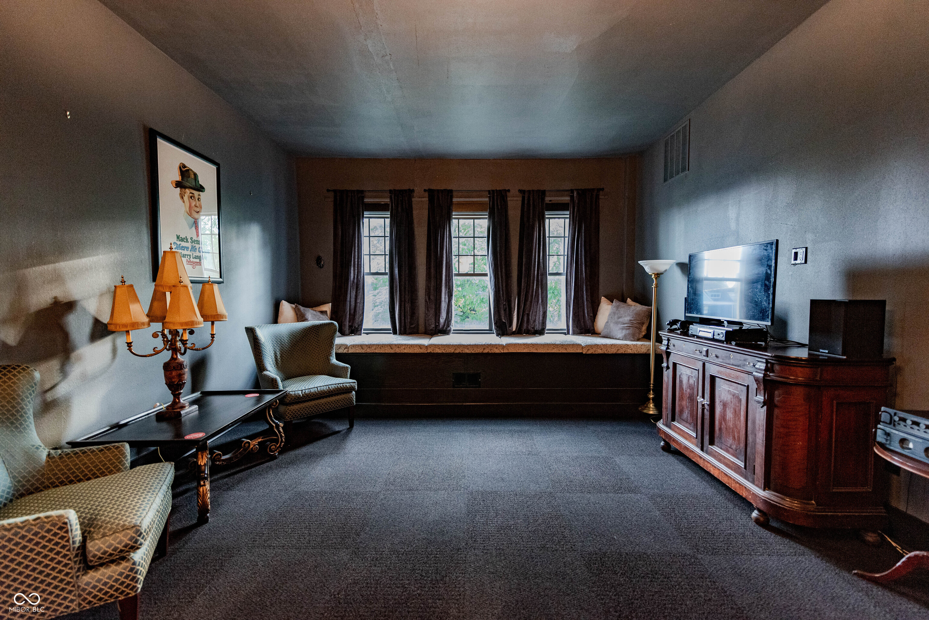 825 E Washington Street