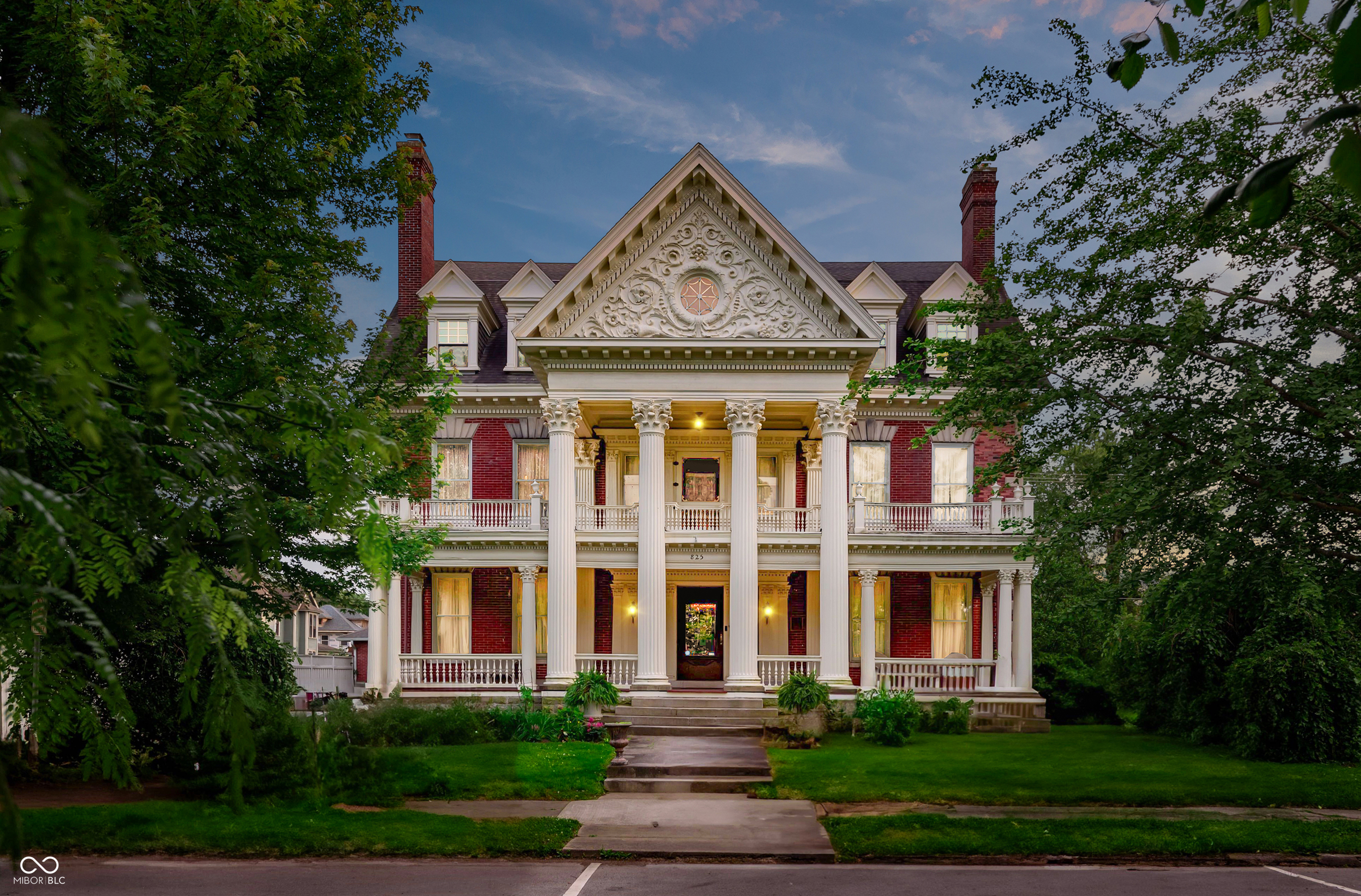 825 E Washington Street