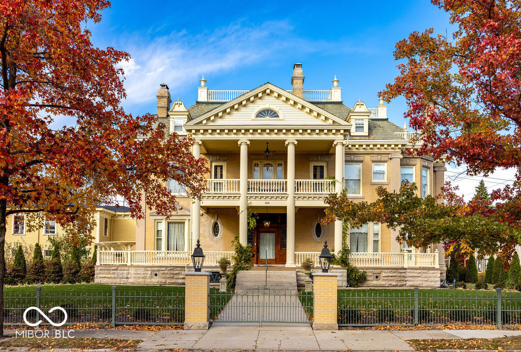 825 E Washington Street