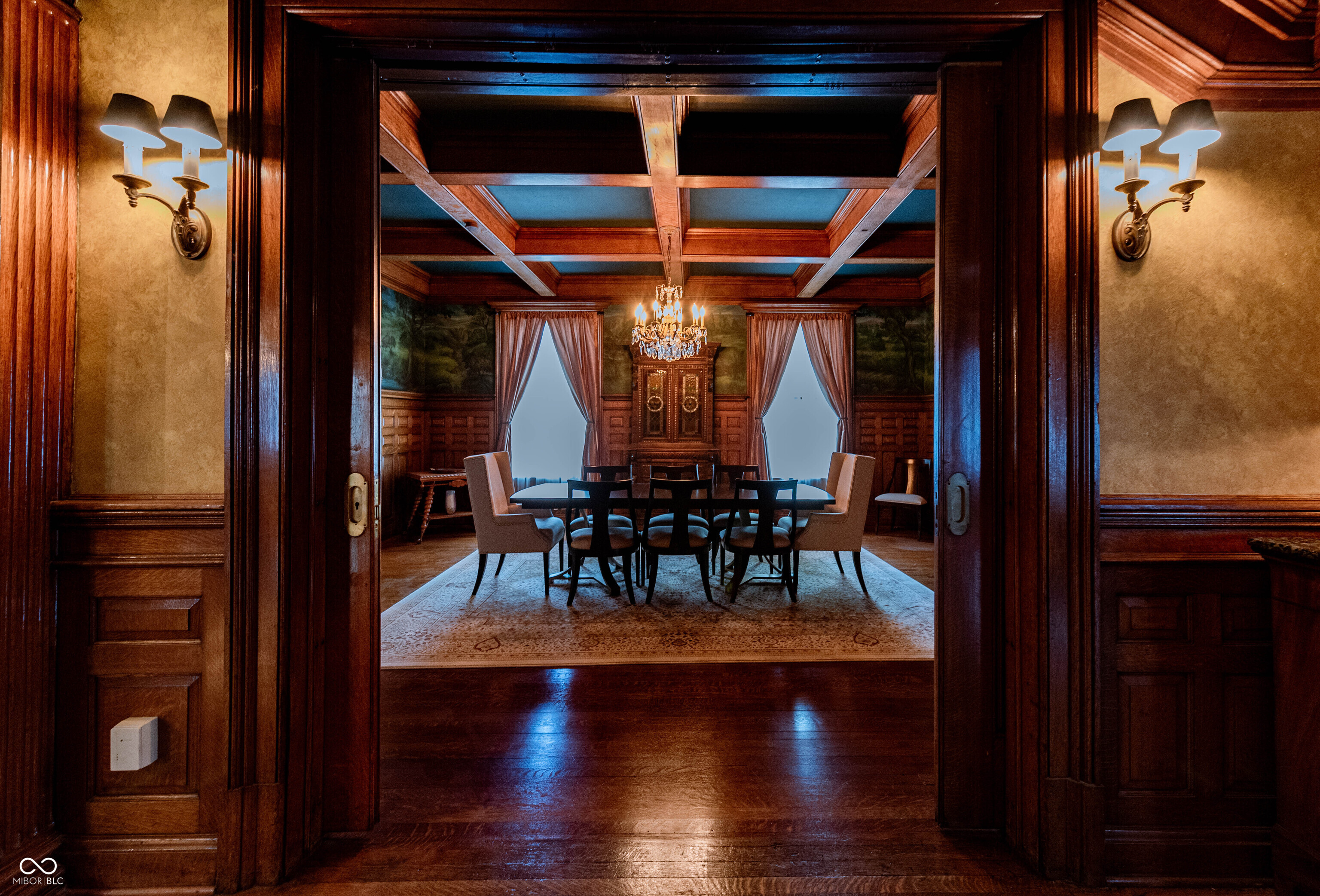 825 E Washington Street