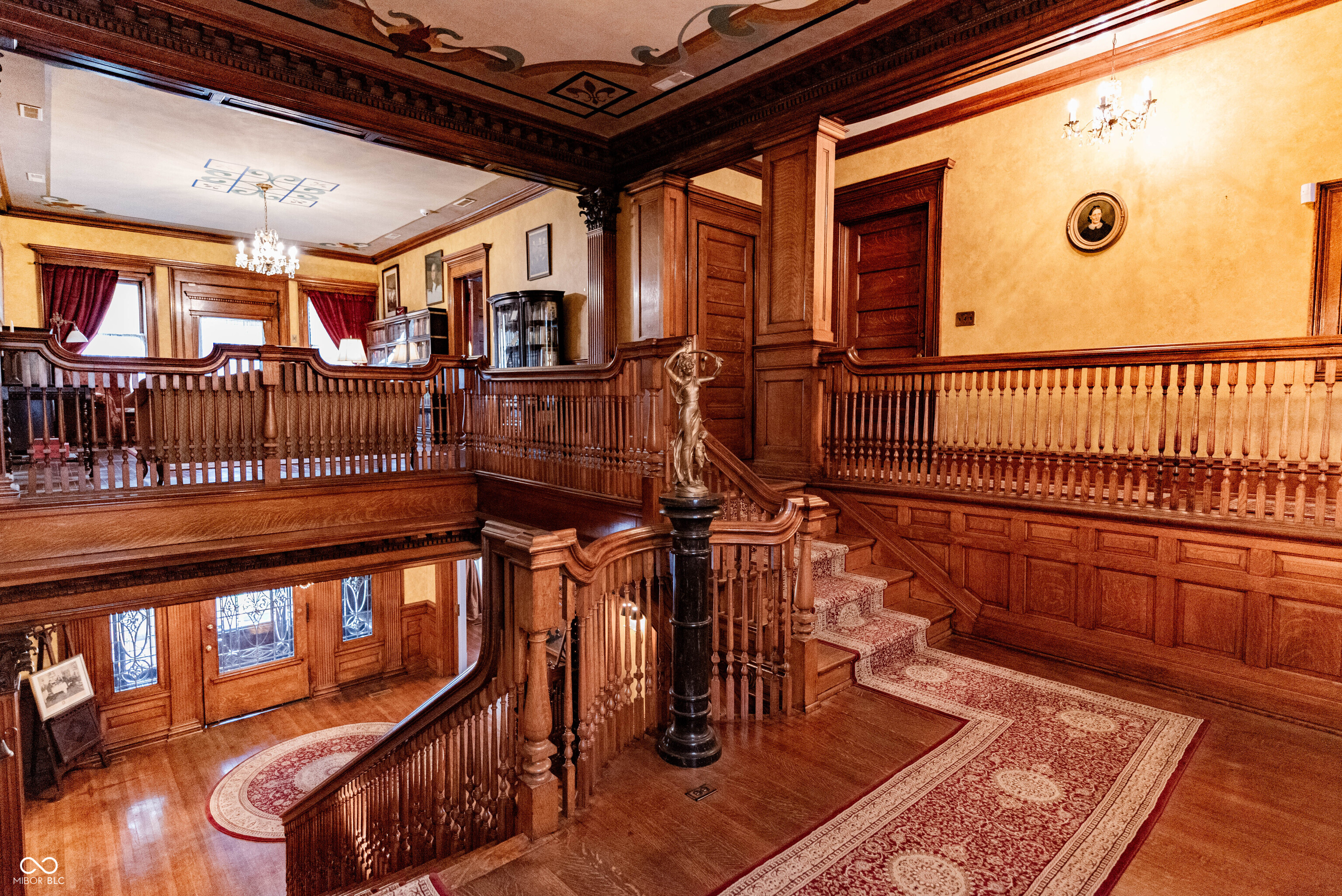 825 E Washington Street