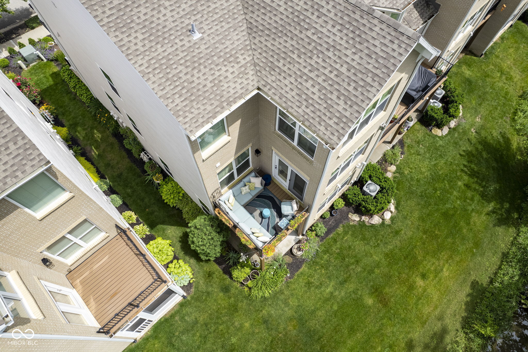 692 Greenford Trail N