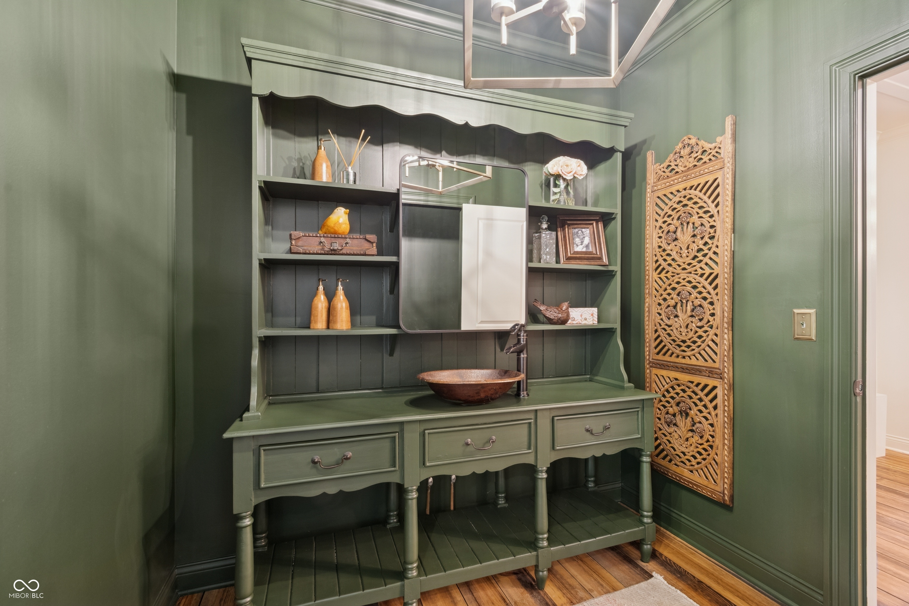 1805 Wood Valley Drive