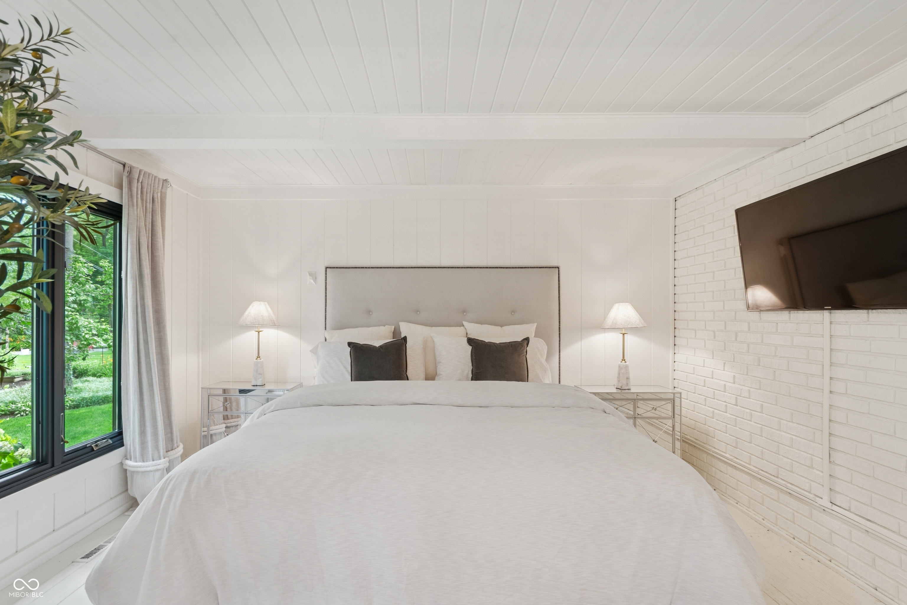 1805 Wood Valley Drive