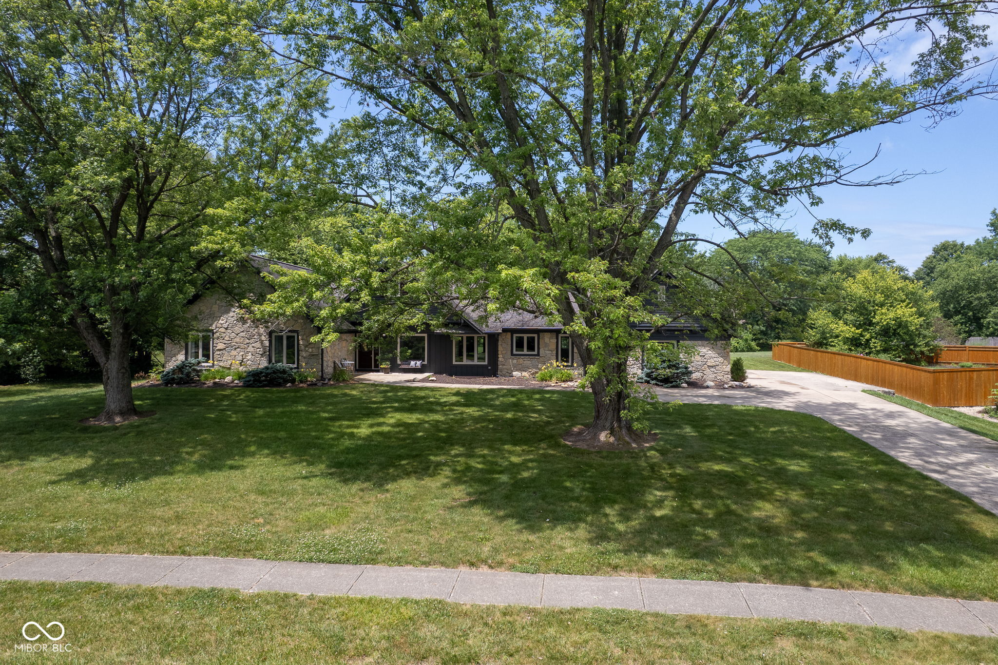 150 Governors Lane