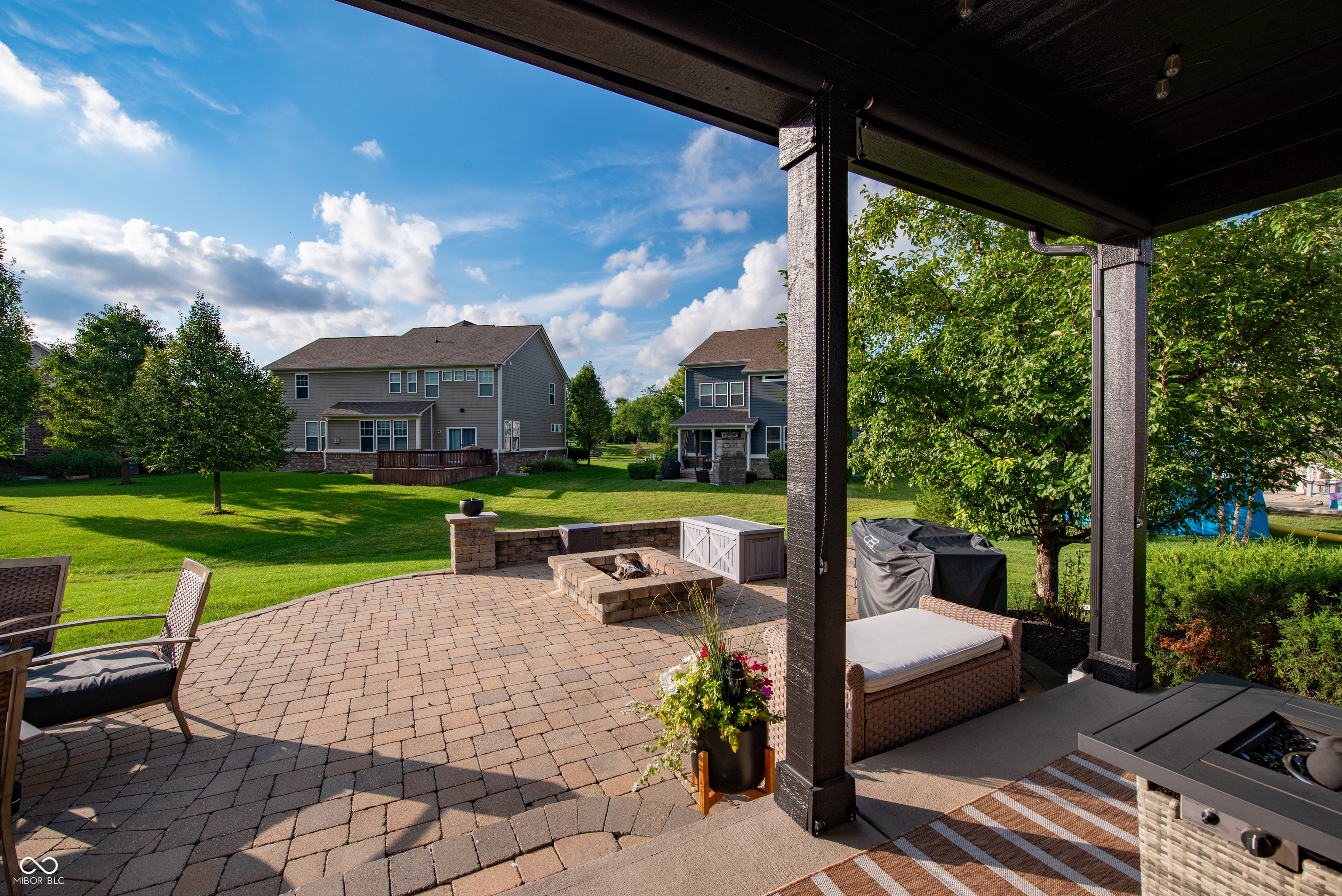 14942 W Black Wolf Run Drive