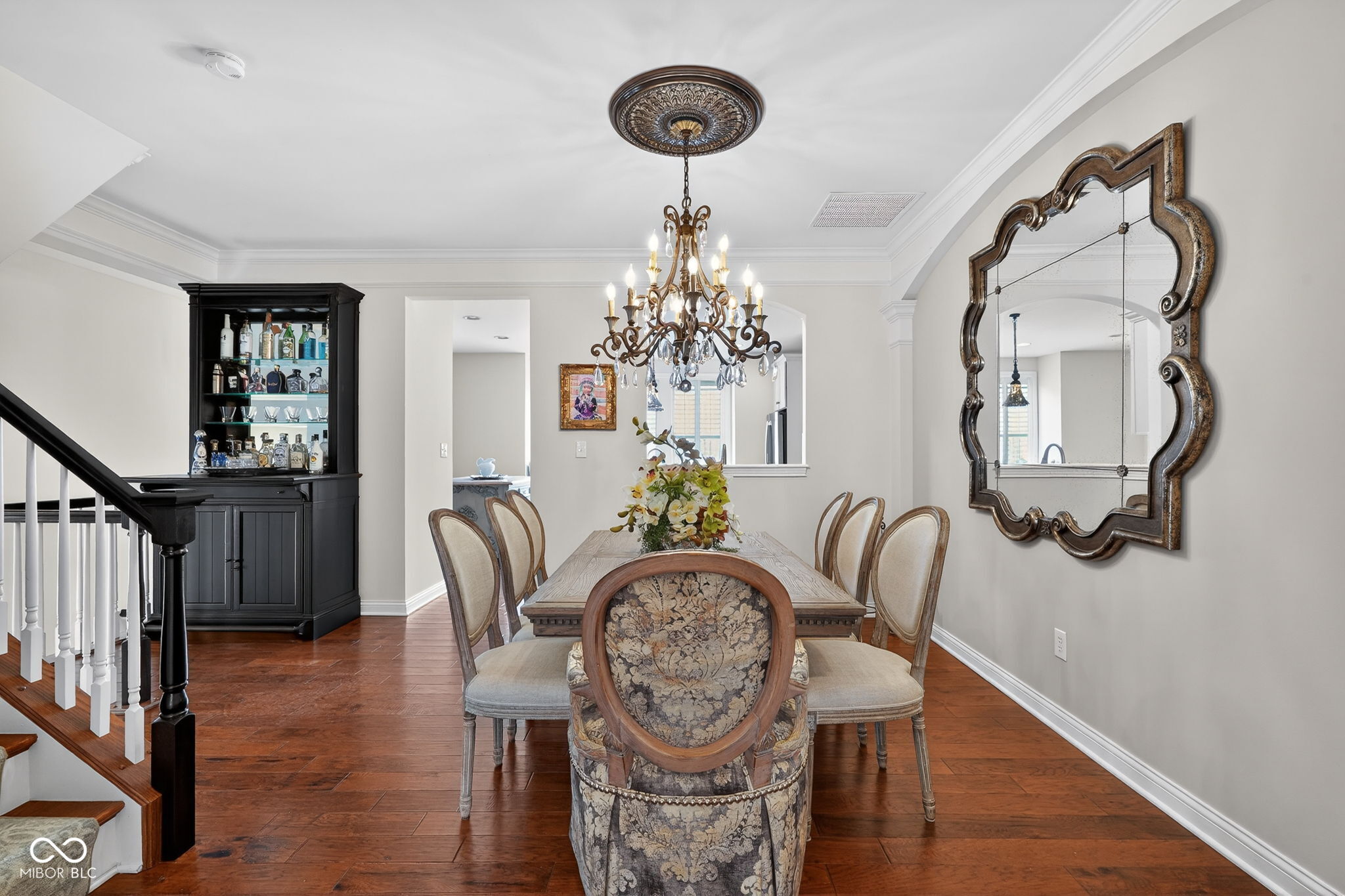 692 Greenford Trail N