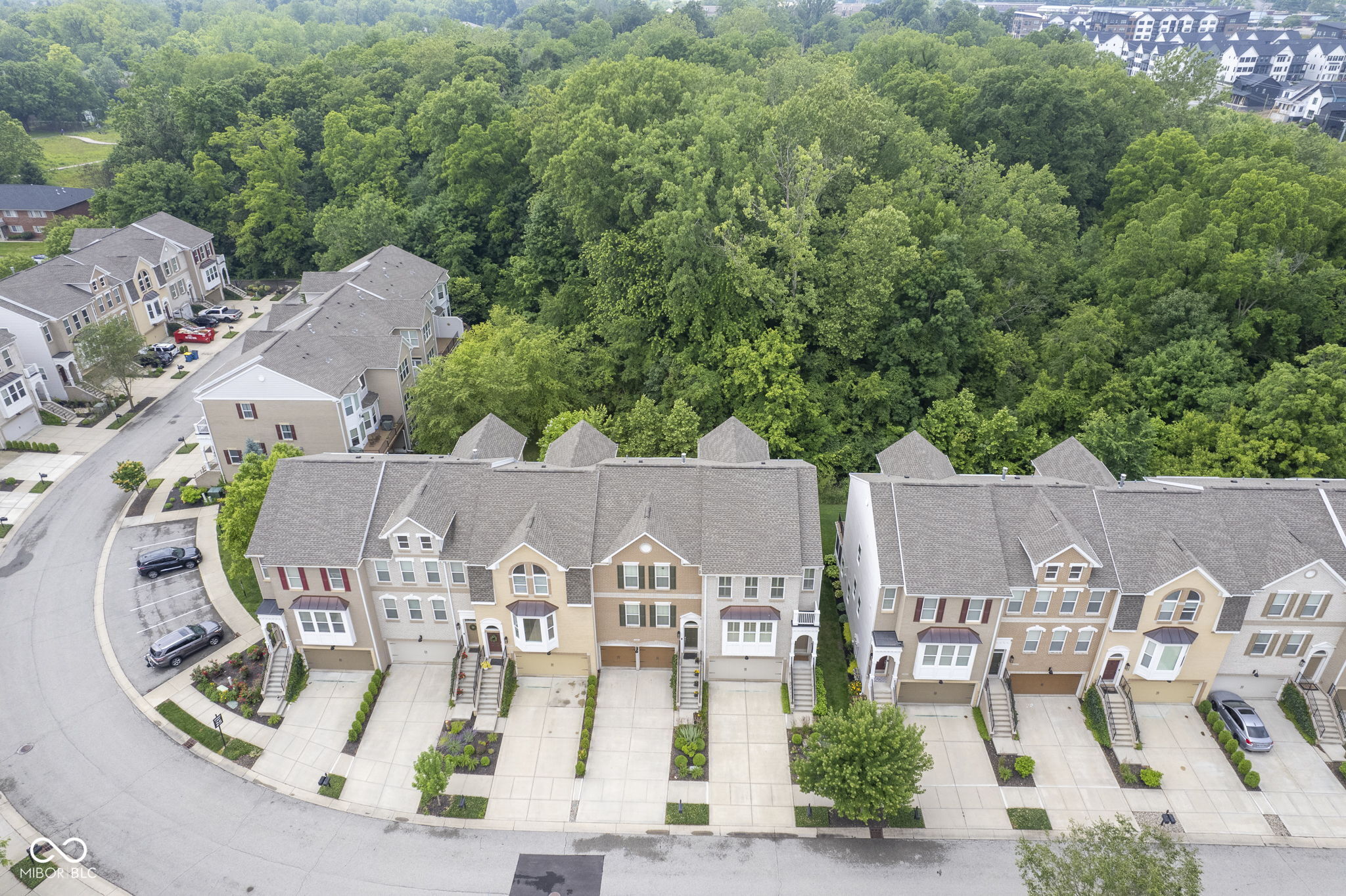 692 Greenford Trail N