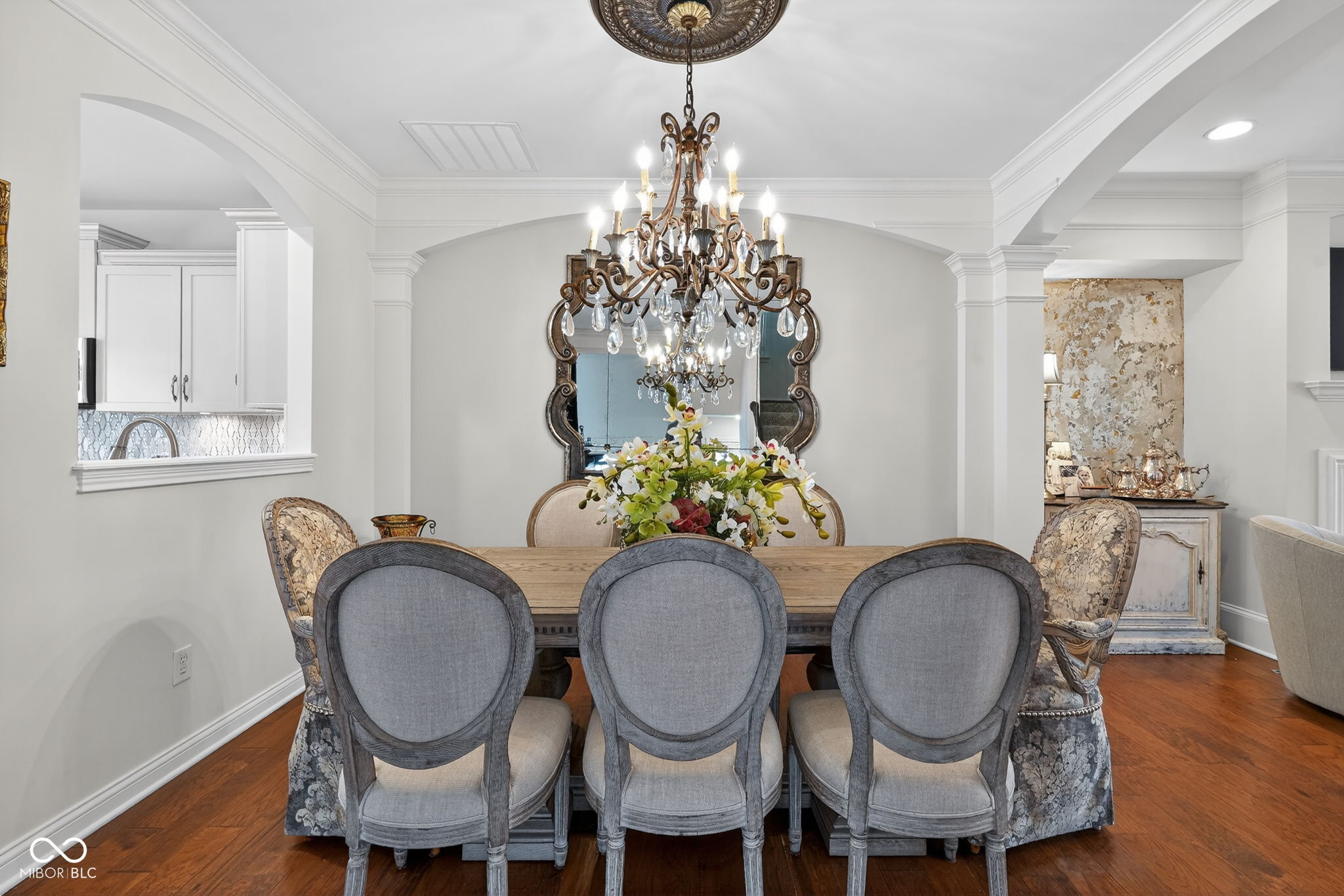 692 Greenford Trail N