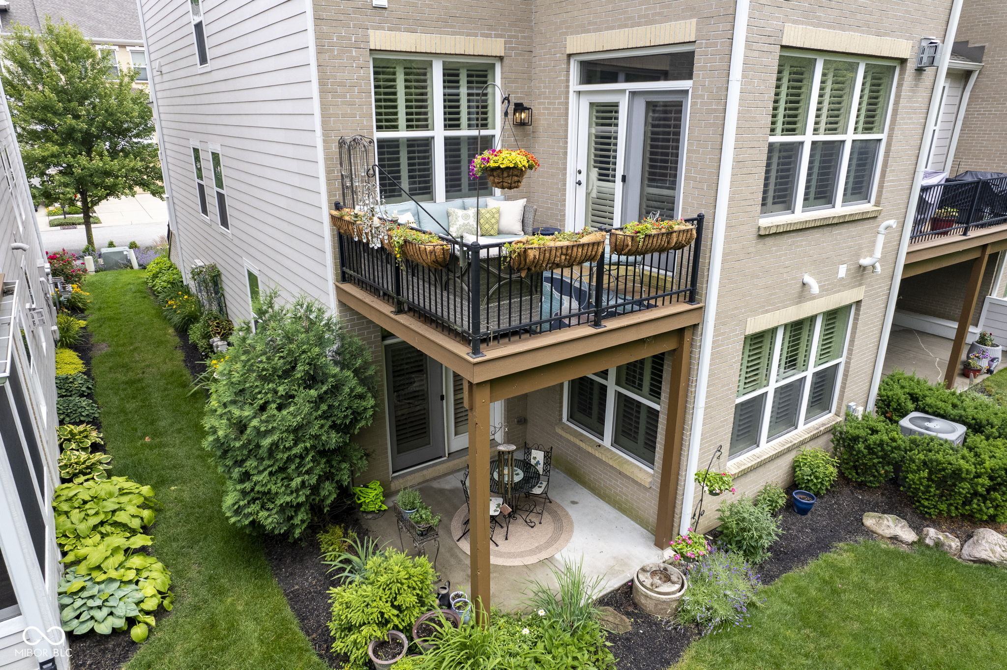 692 Greenford Trail N