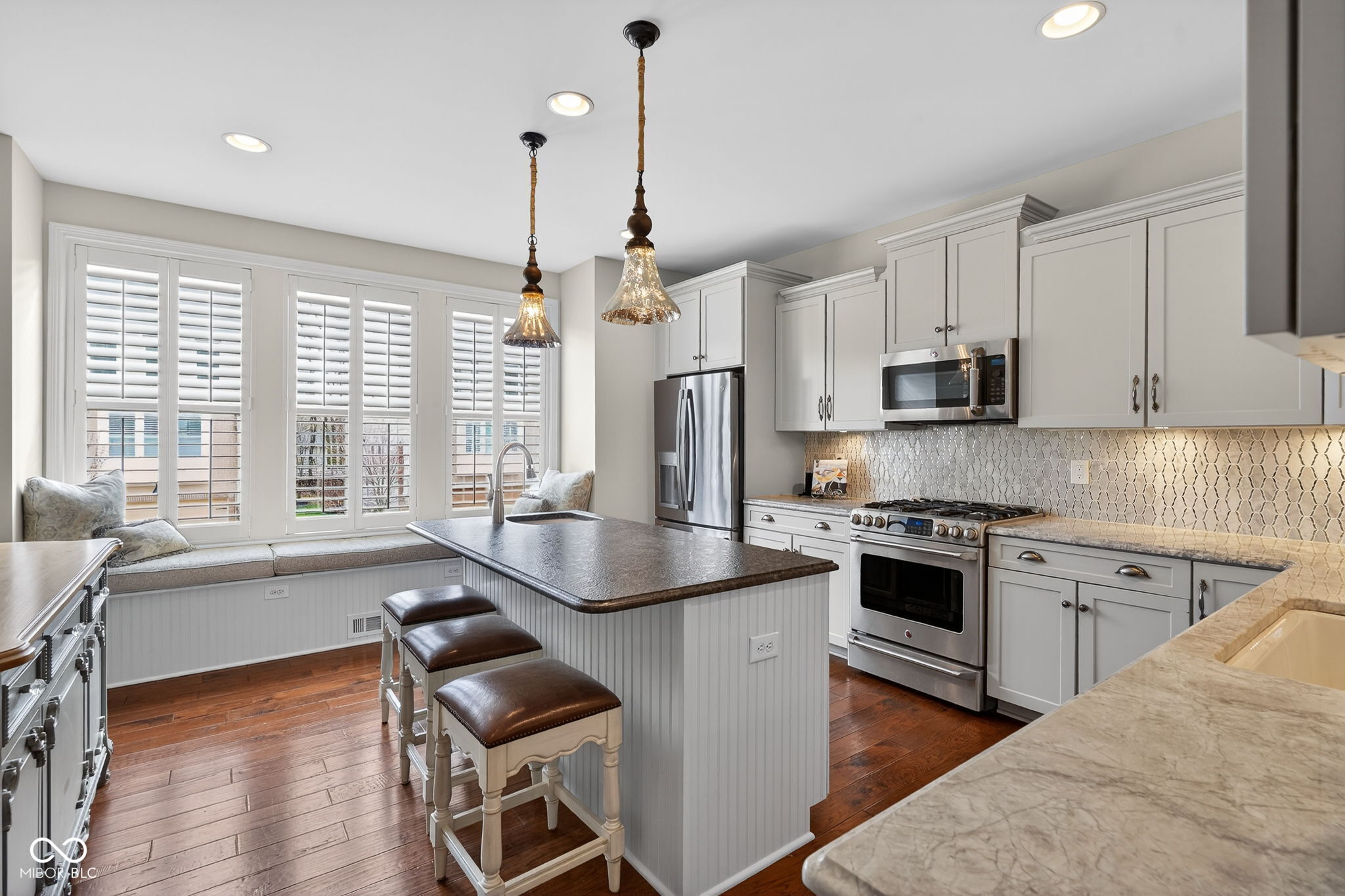 692 Greenford Trail N