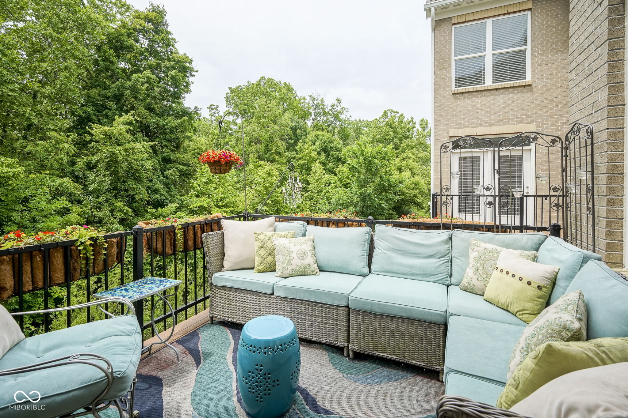 692 Greenford Trail N