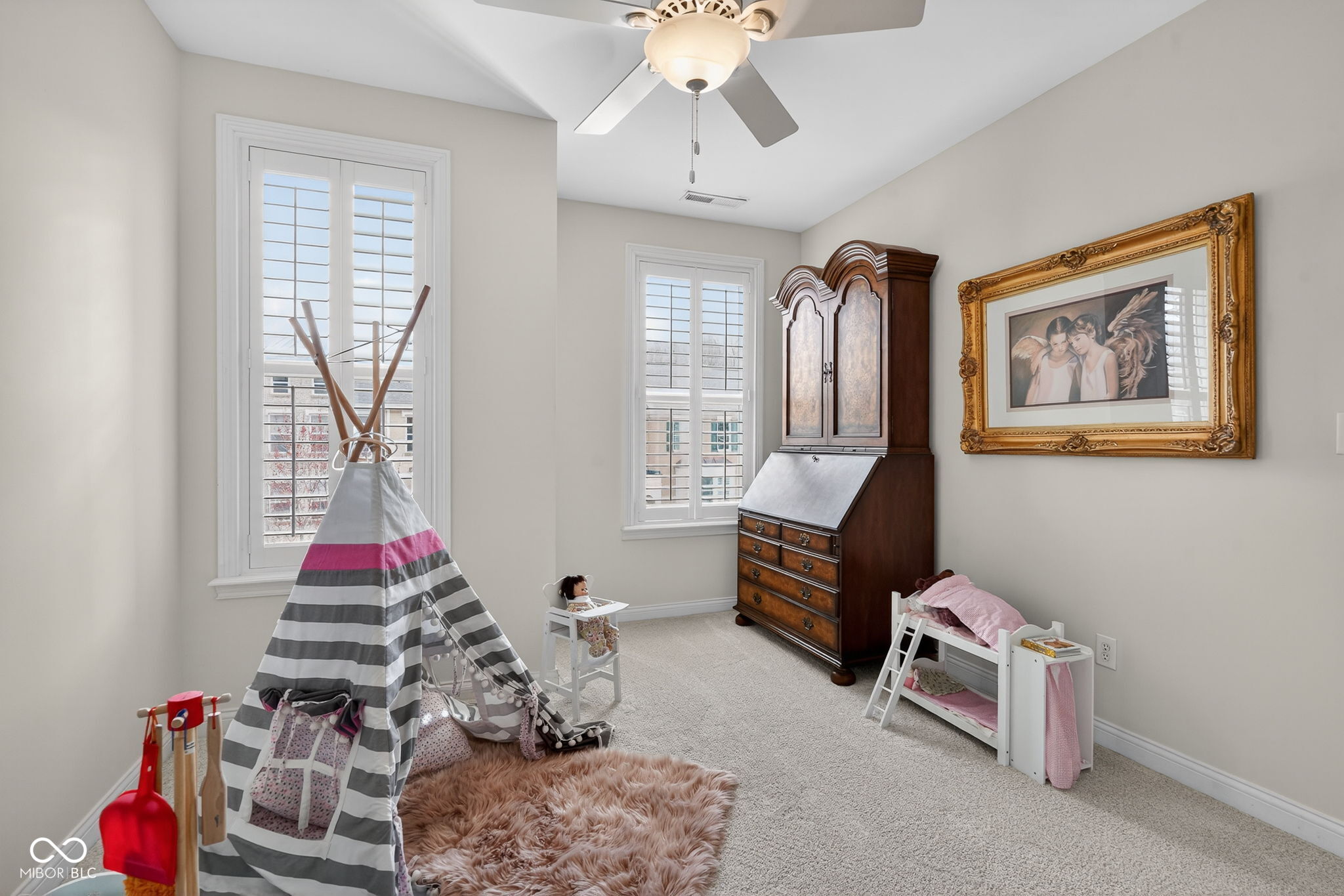 692 Greenford Trail N