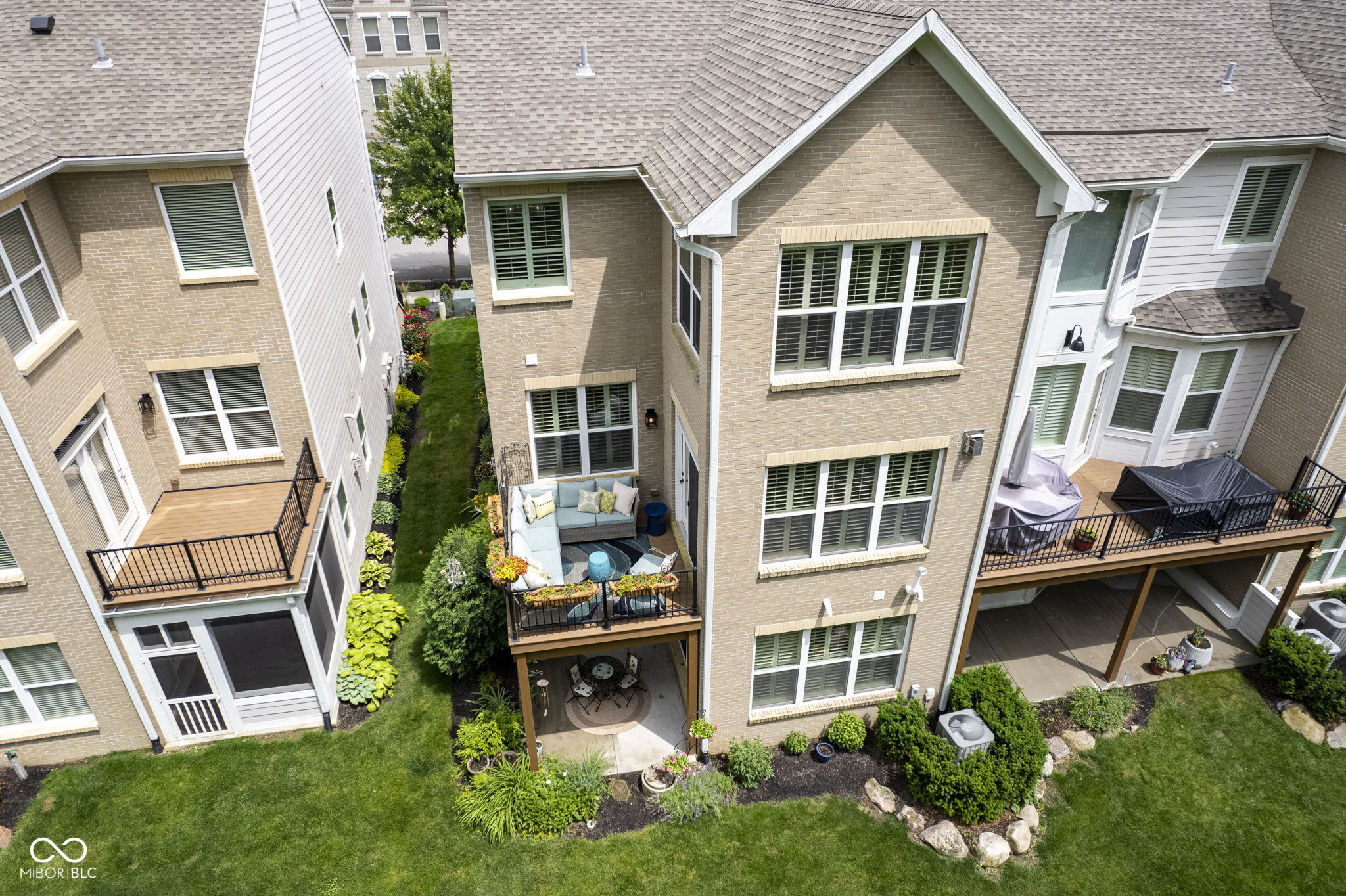 692 Greenford Trail N