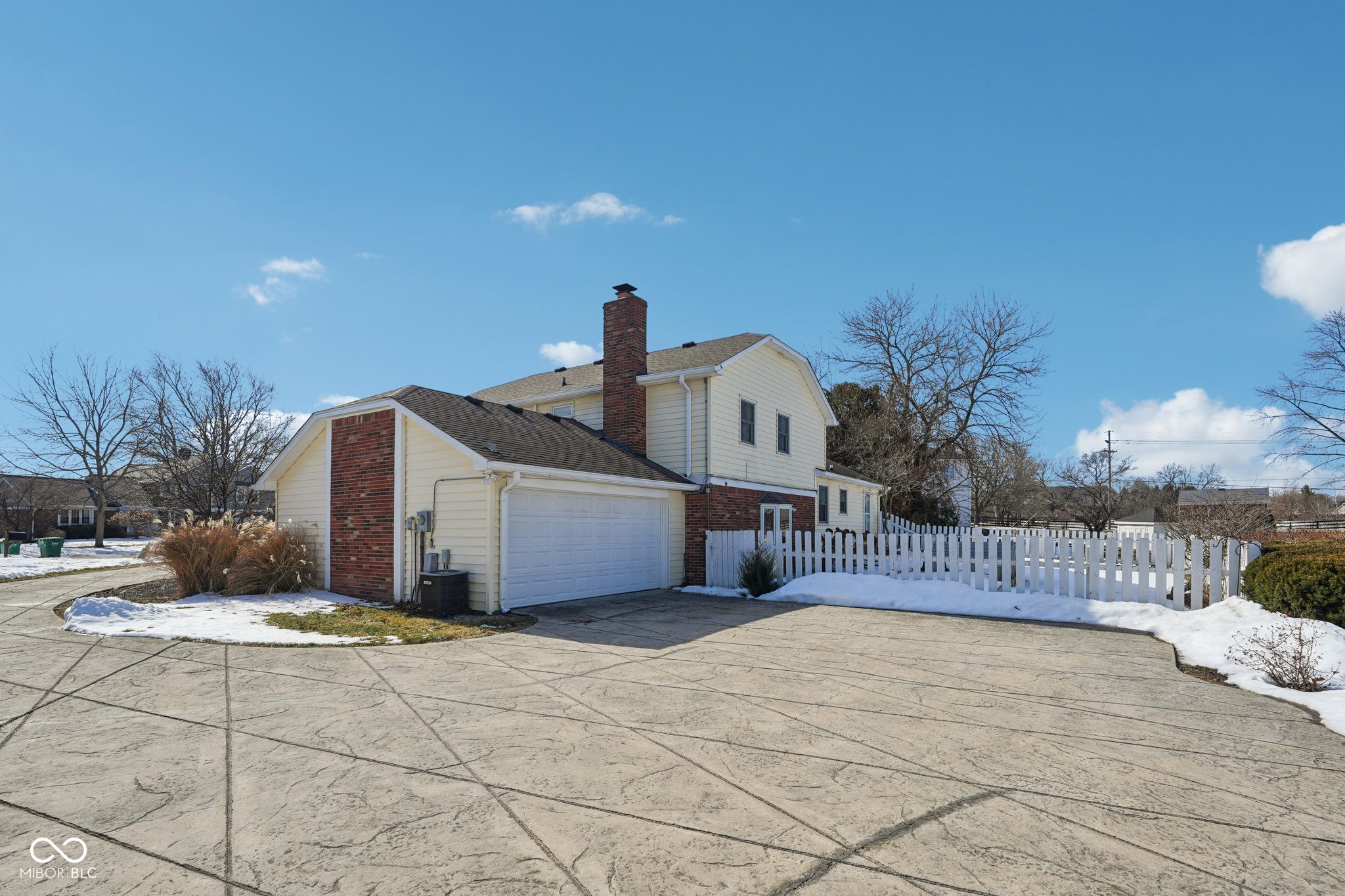 6 Greyhound Circle