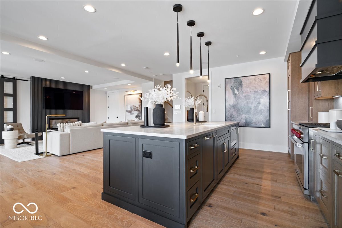 41 N Rangeline Road Unit: 306