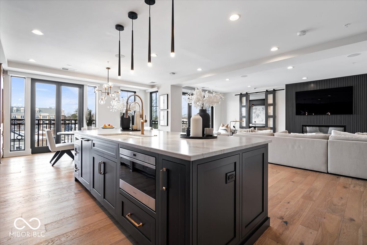 41 N Rangeline Road Unit: 306