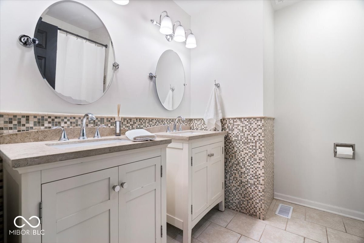 512 Lexington Boulevard