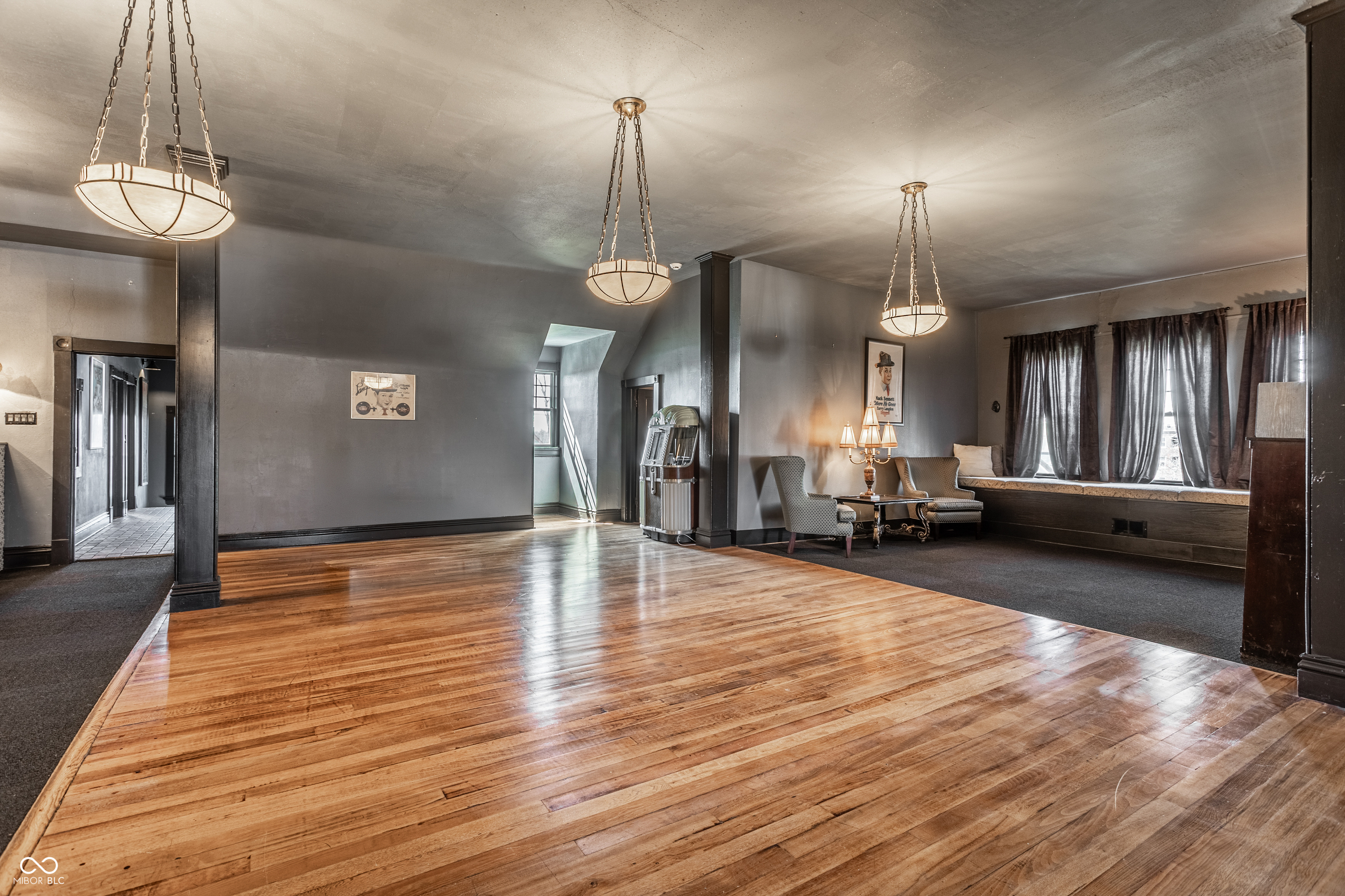 825 E Washington Street