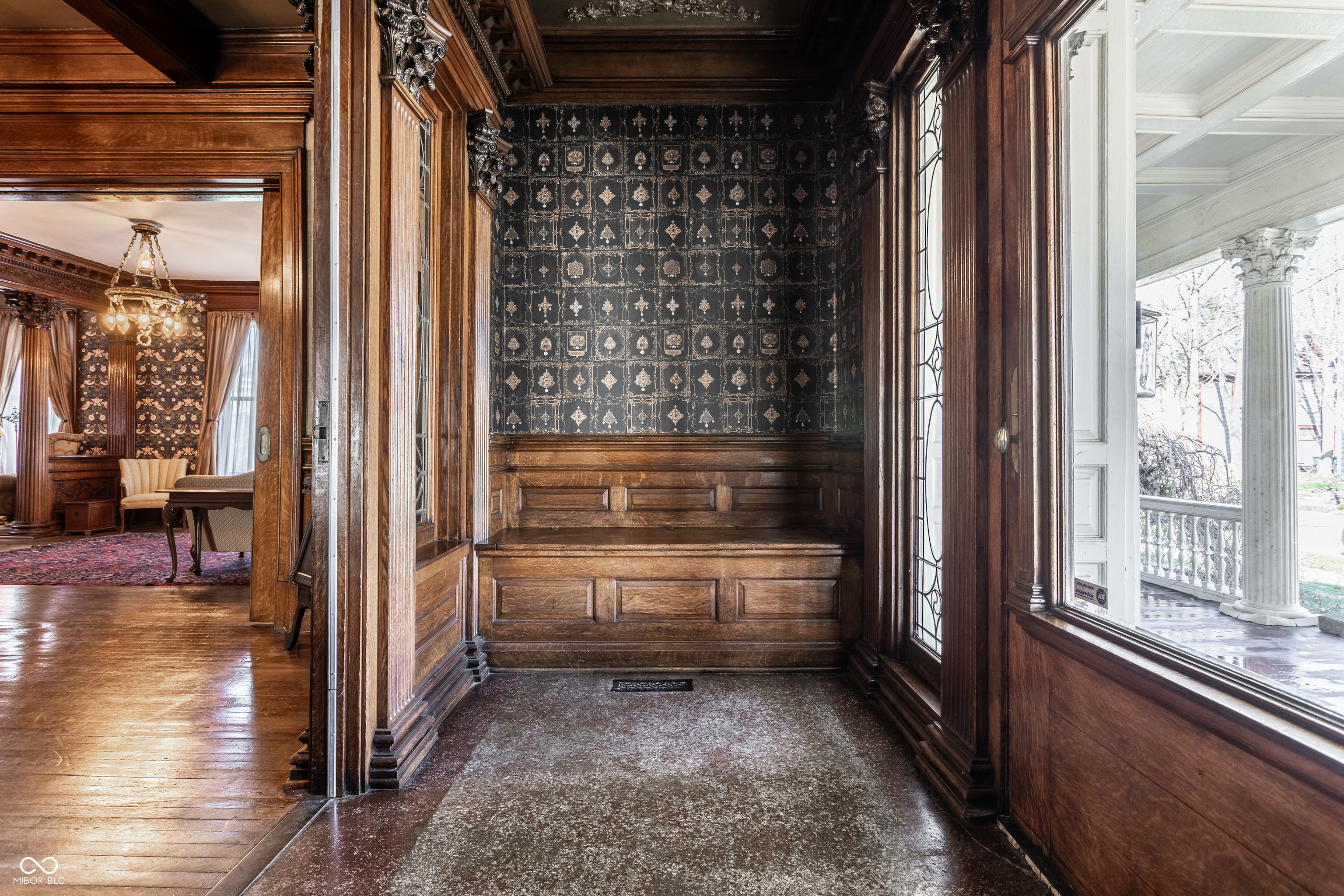 825 E Washington Street