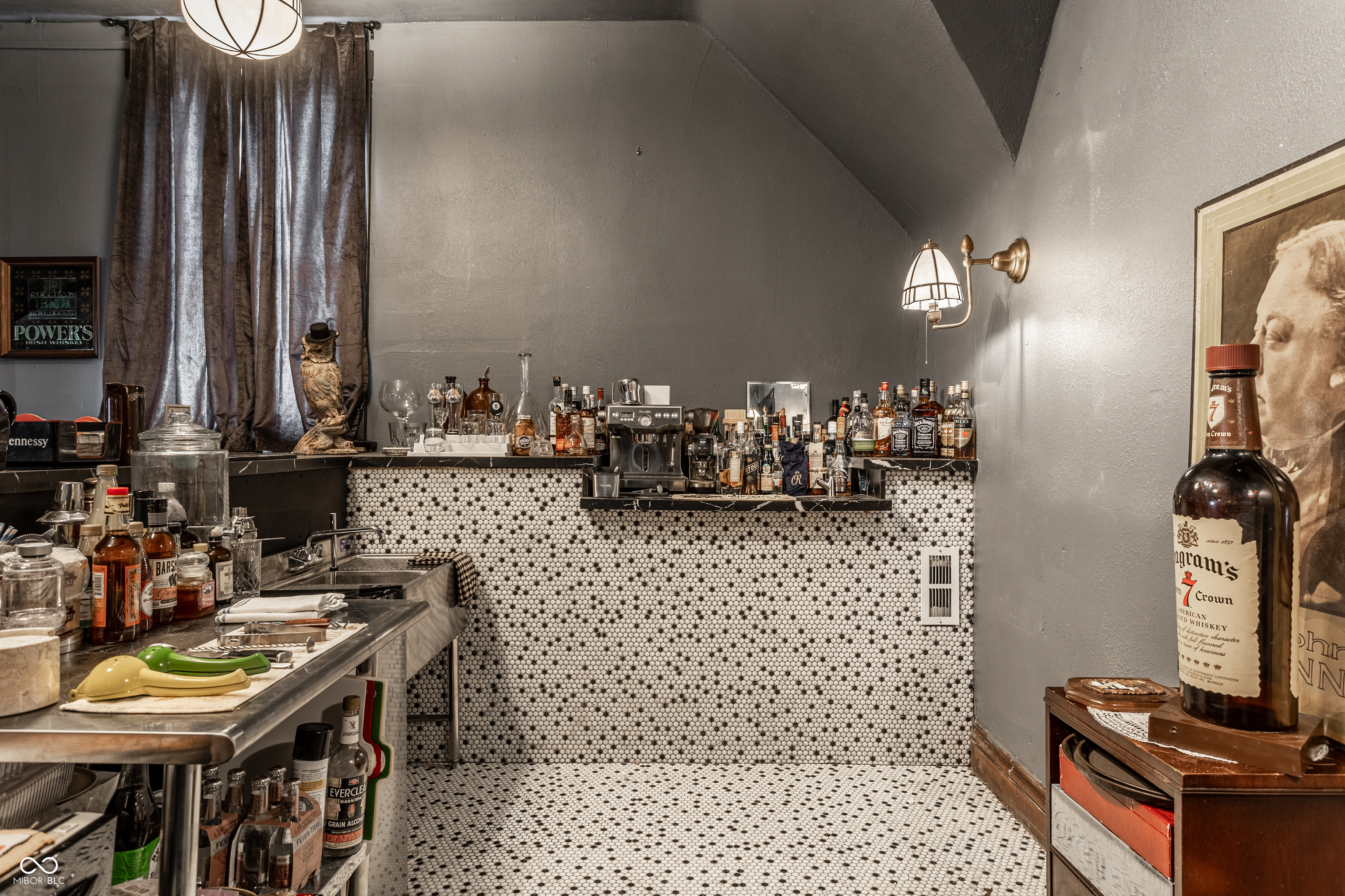 825 E Washington Street