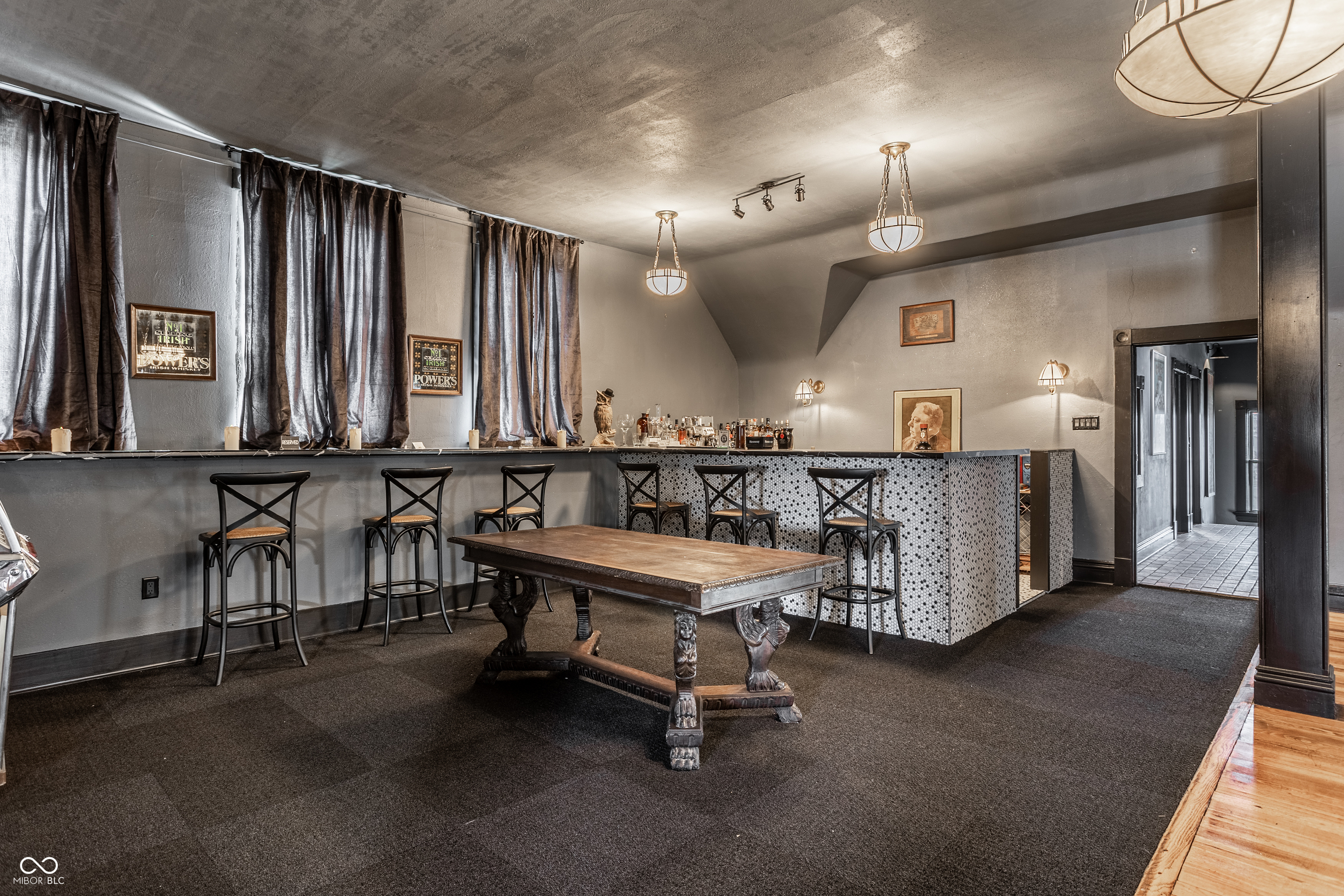 825 E Washington Street