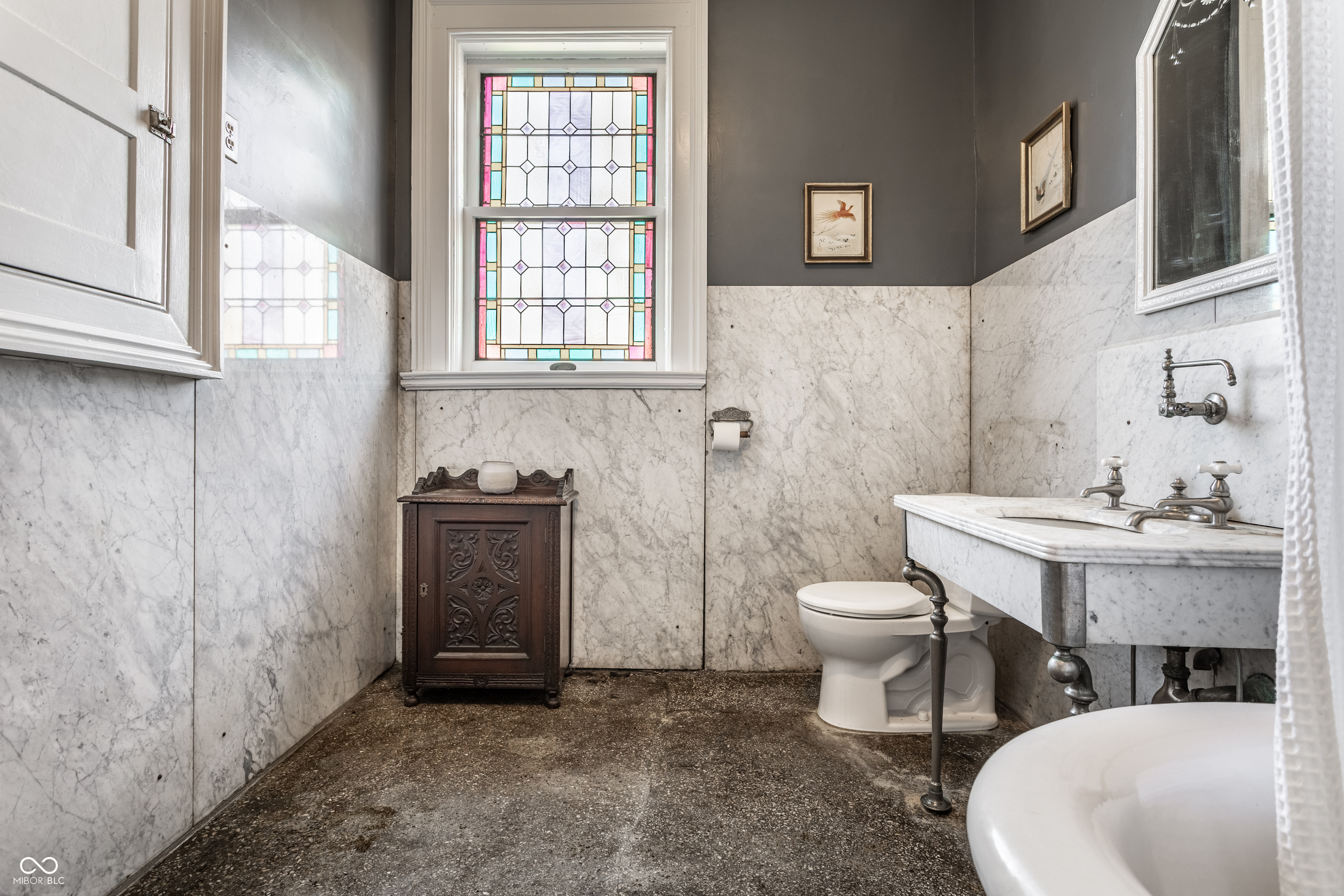 825 E Washington Street