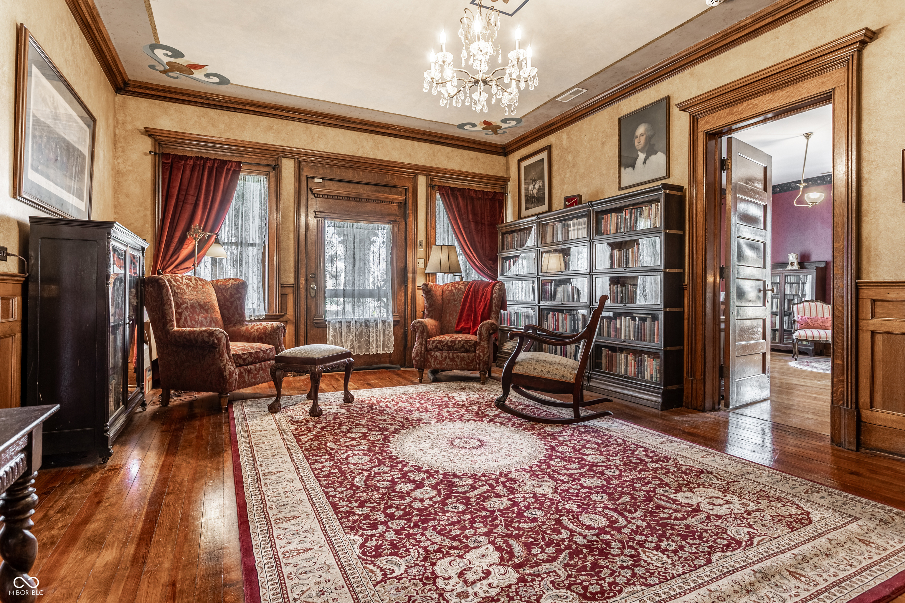 825 E Washington Street