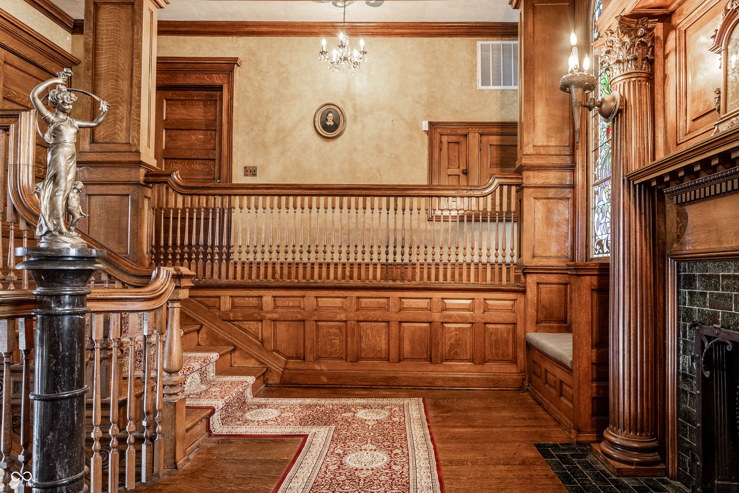 825 E Washington Street