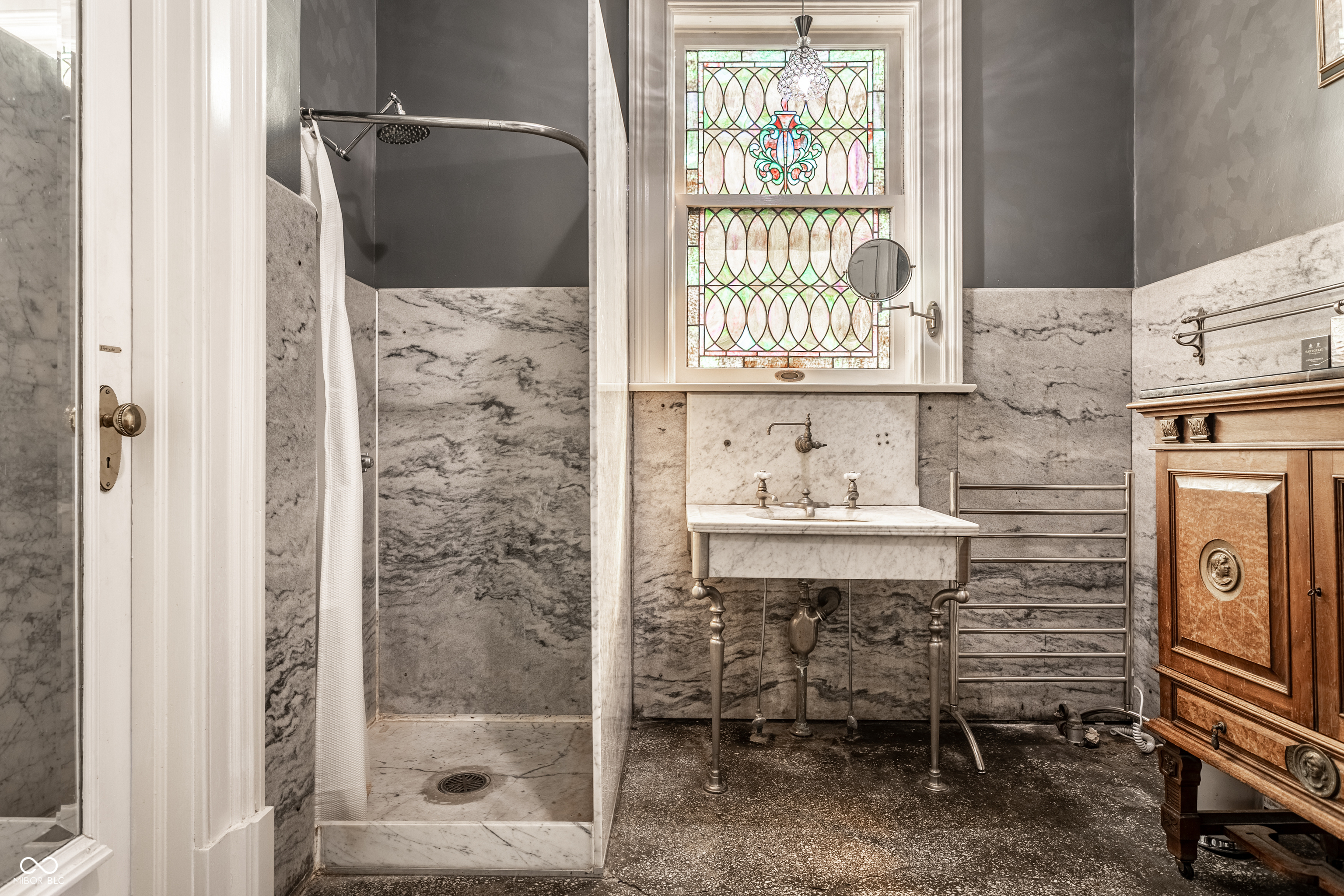 825 E Washington Street