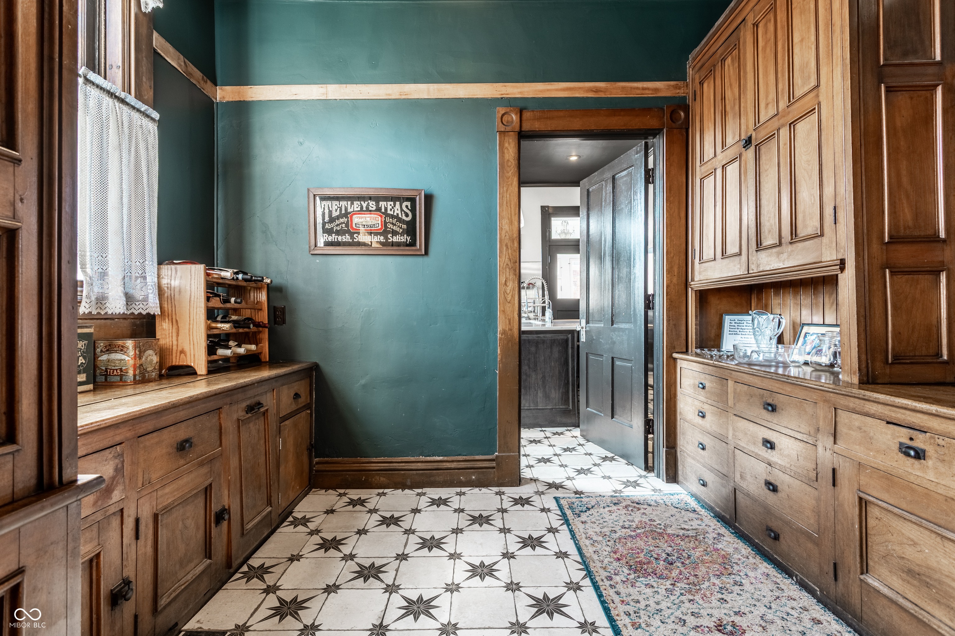 825 E Washington Street