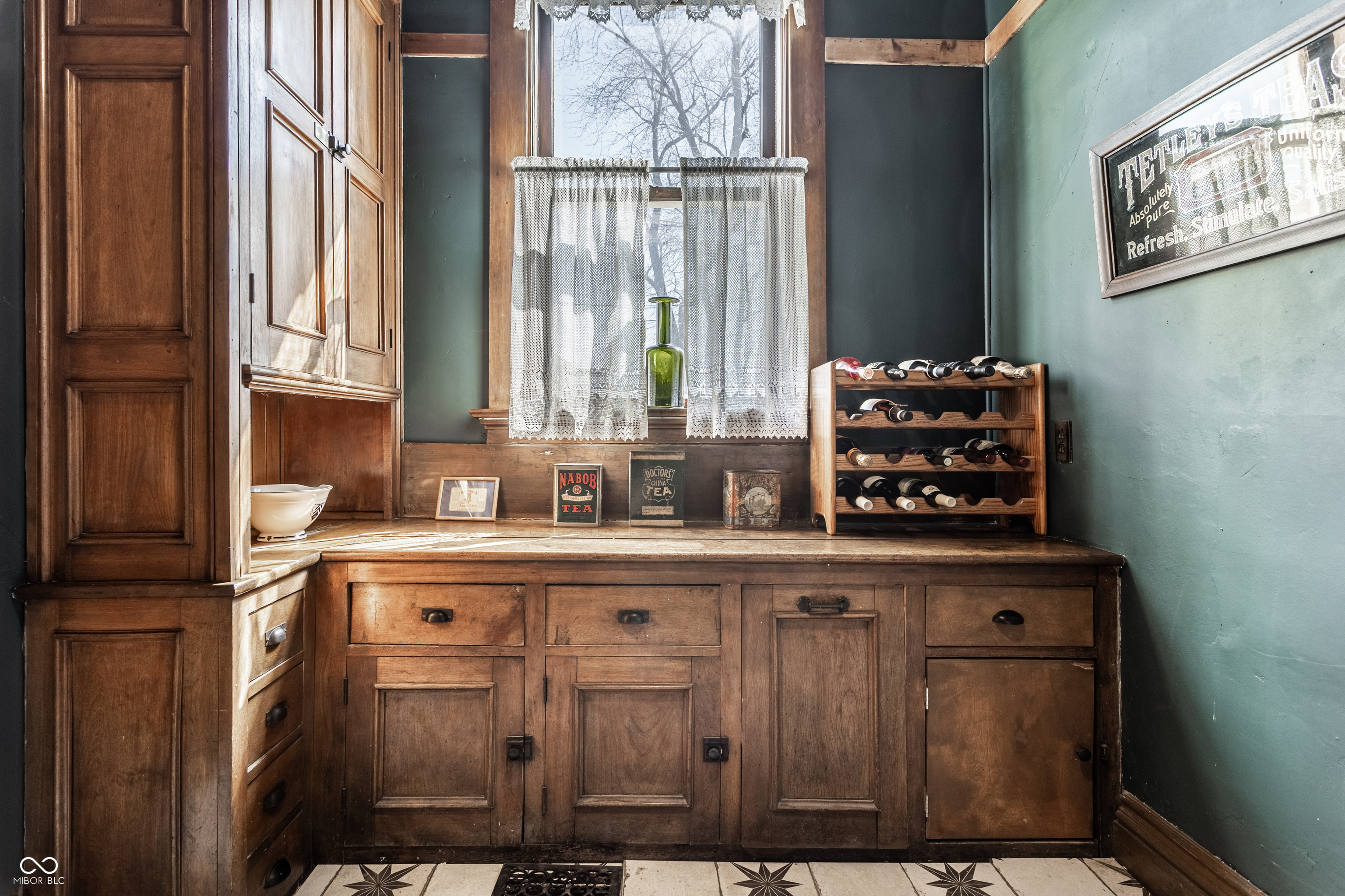 825 E Washington Street