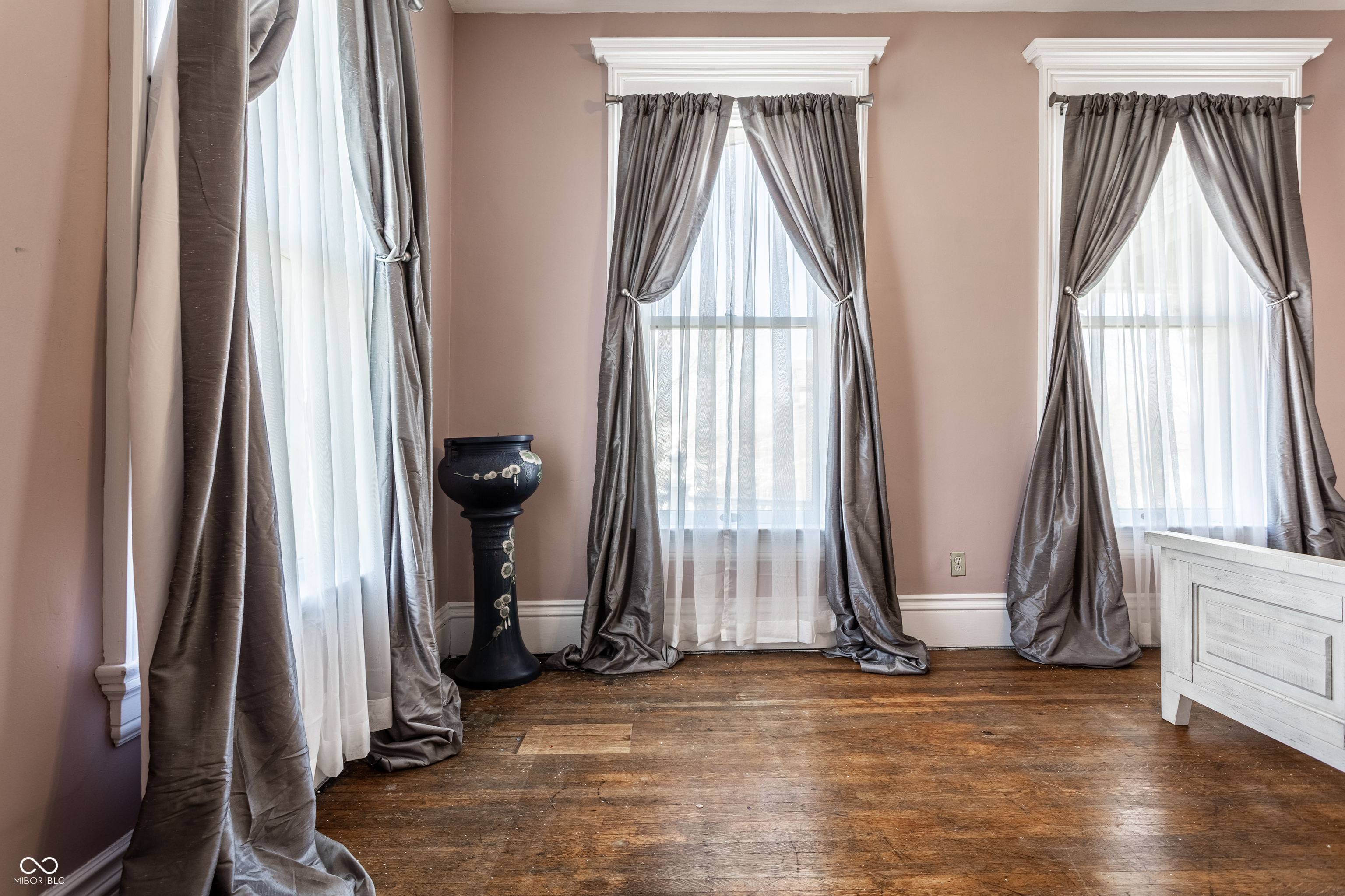 825 E Washington Street