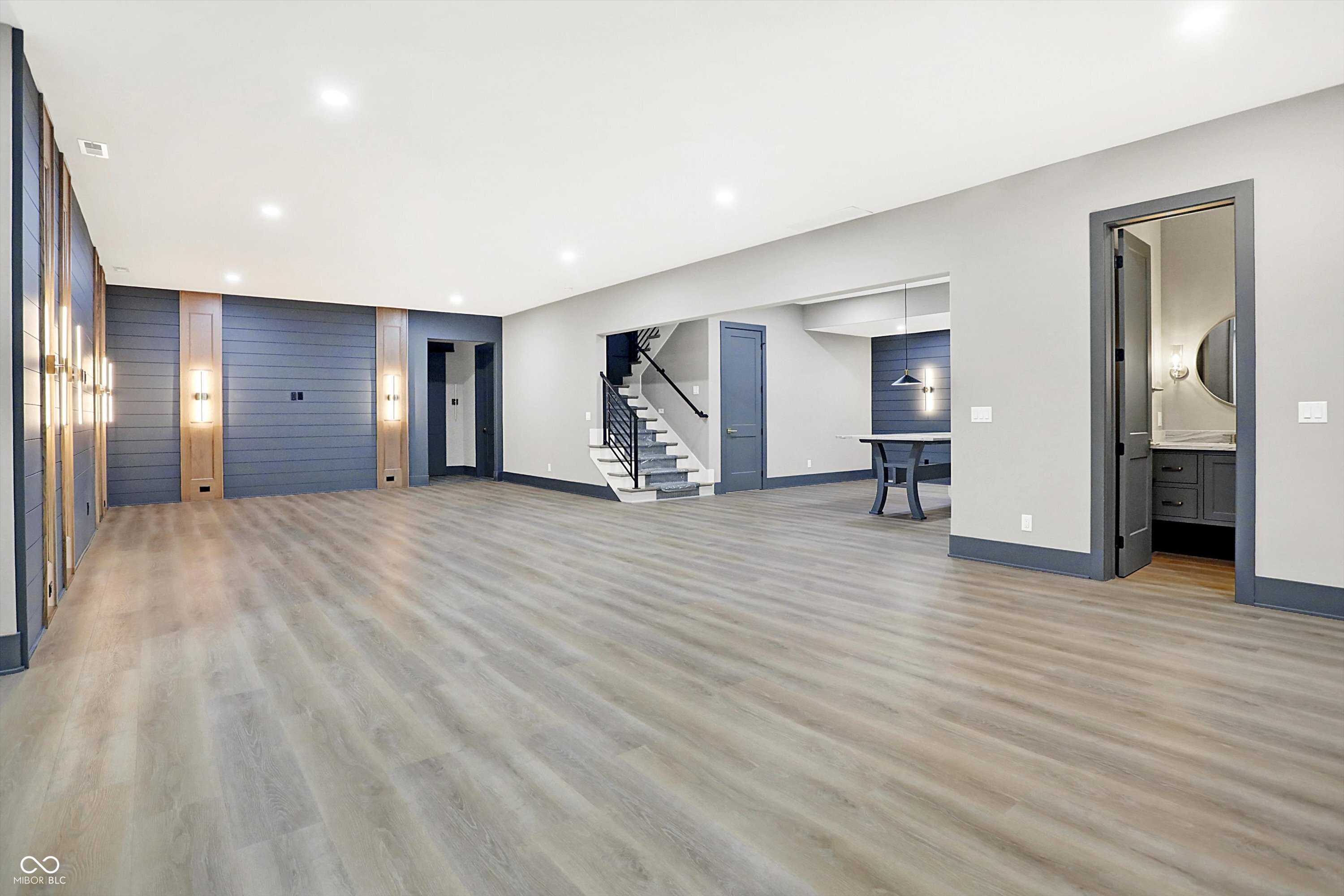 15876 Oak Park
